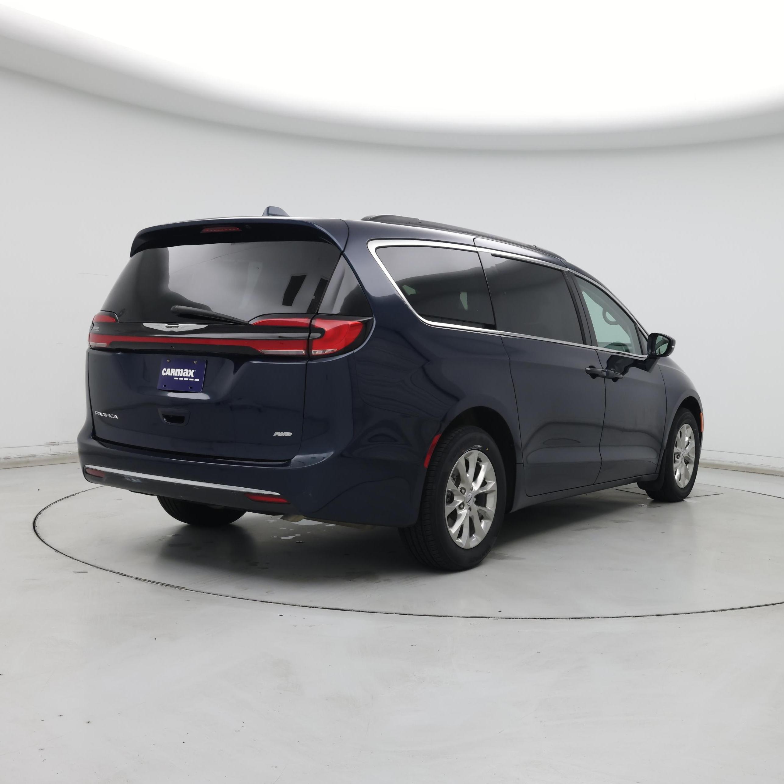 Thumbnail: 2022 Chrysler Pacifica - 8