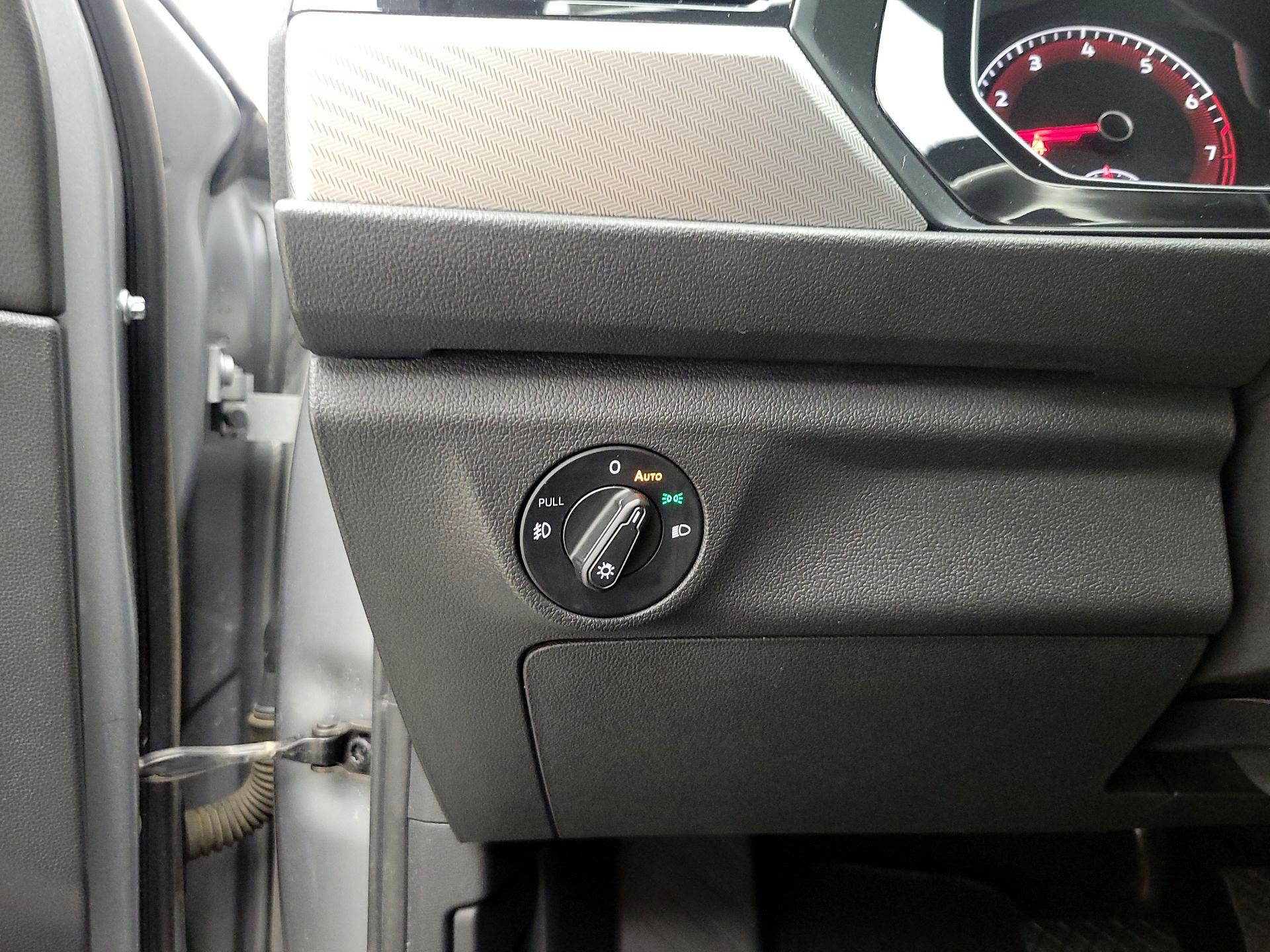 Thumbnail: 2019 Volkswagen Jetta - 13