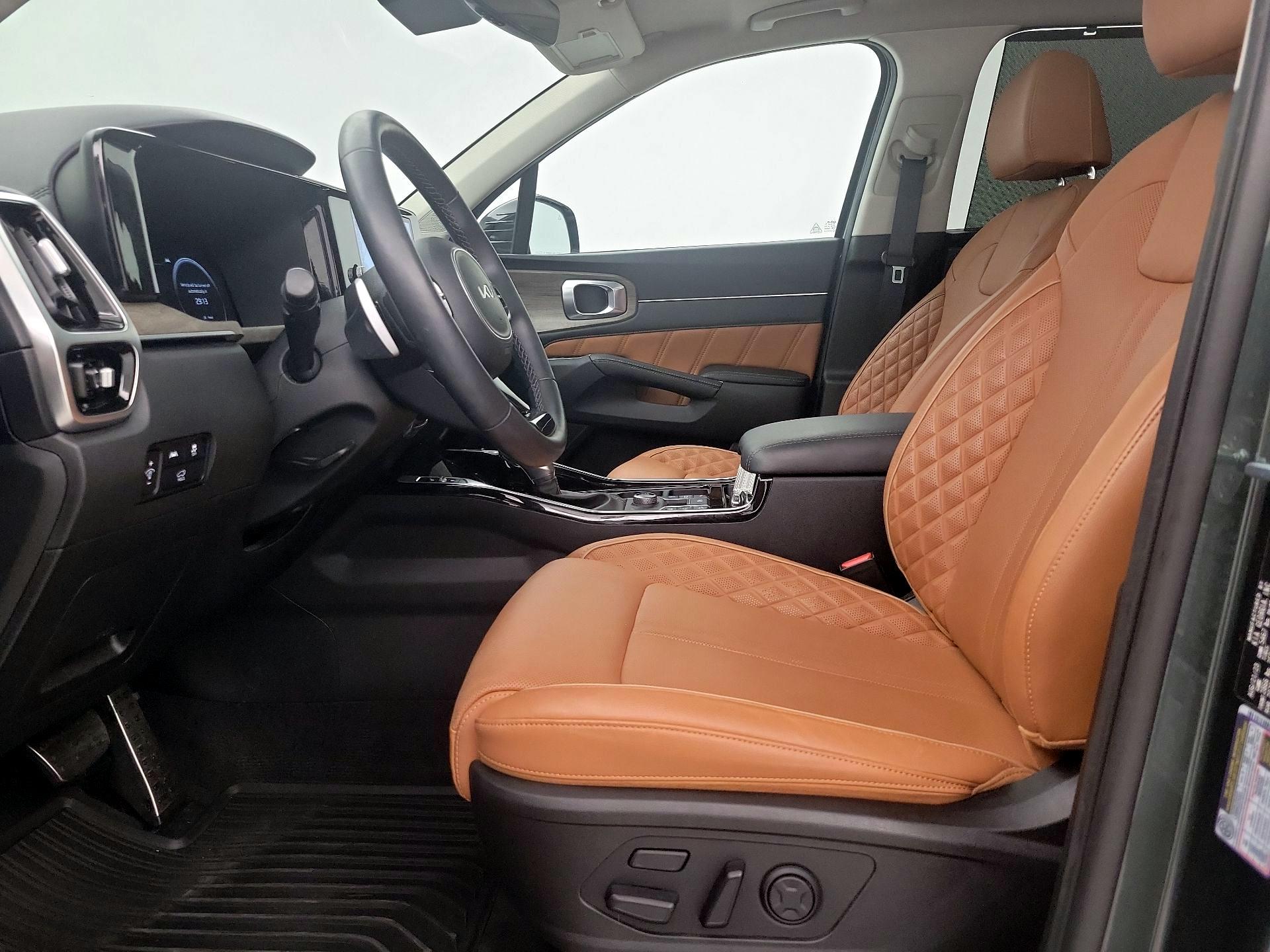 Thumbnail: 2023 Kia Sorento - 11