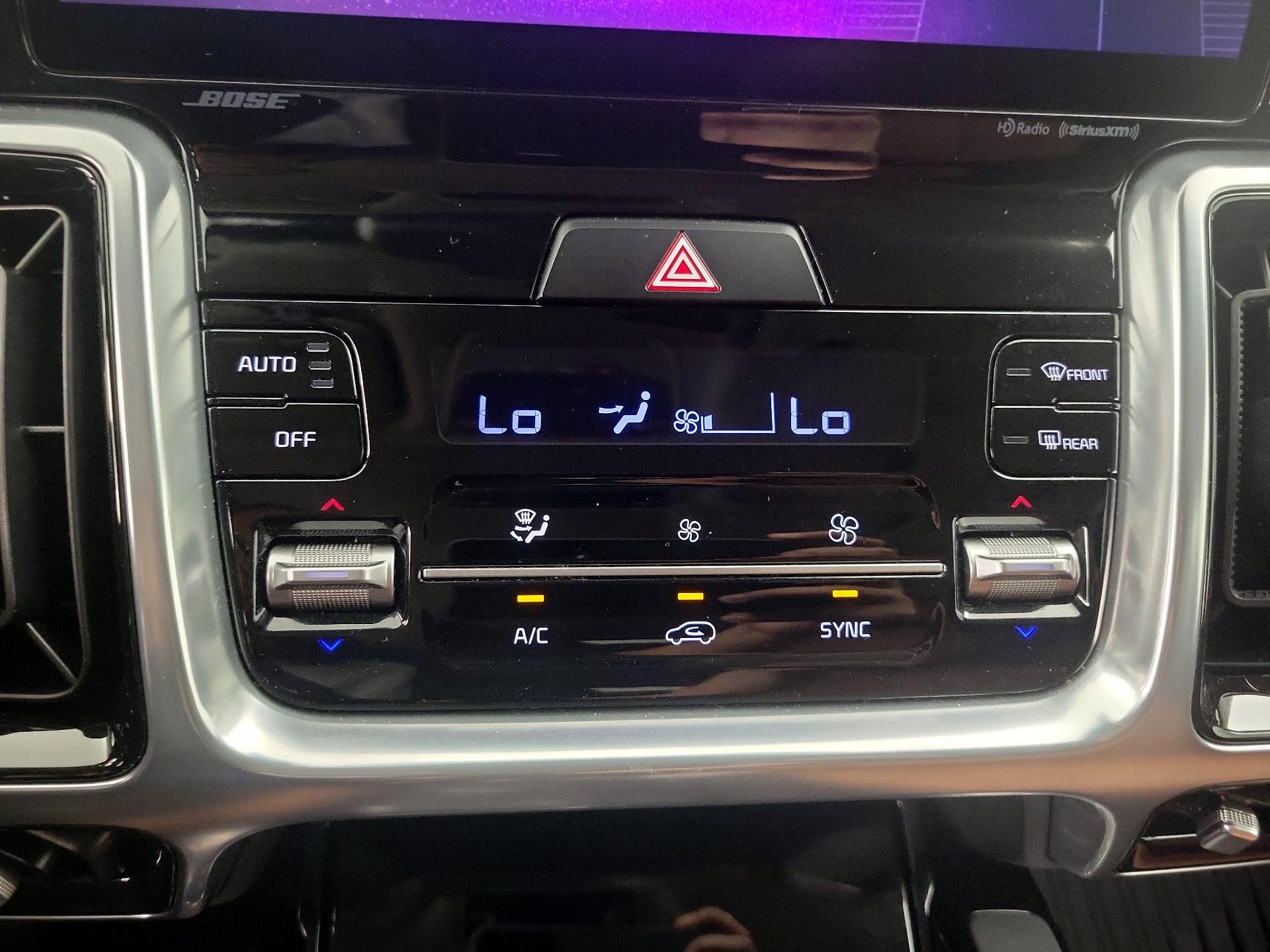 Thumbnail: 2023 Kia Sorento - 17