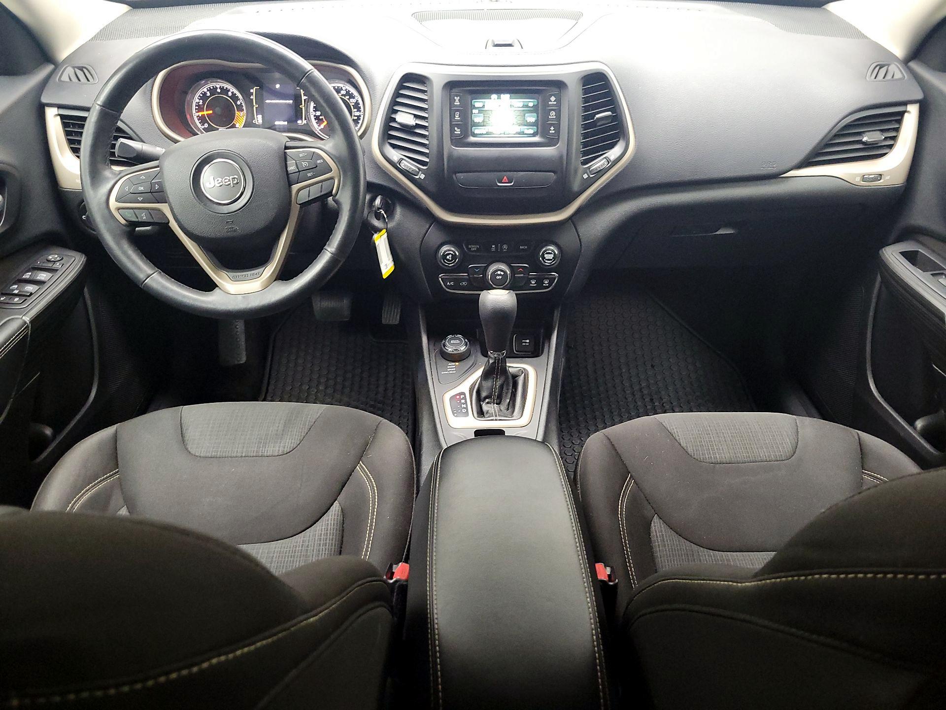 Thumbnail: 2015 Jeep Cherokee - 9