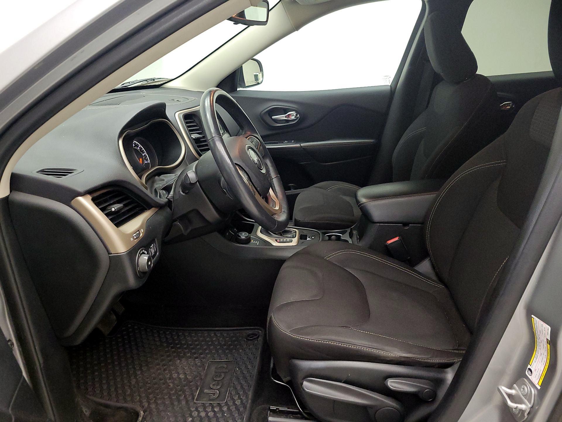 Thumbnail: 2015 Jeep Cherokee - 11