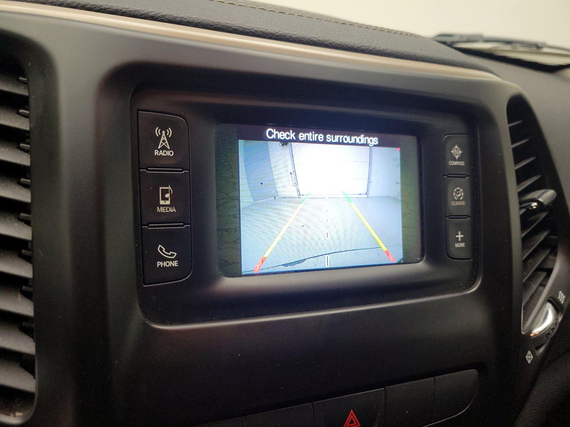 Thumbnail: 2015 Jeep Cherokee - 14