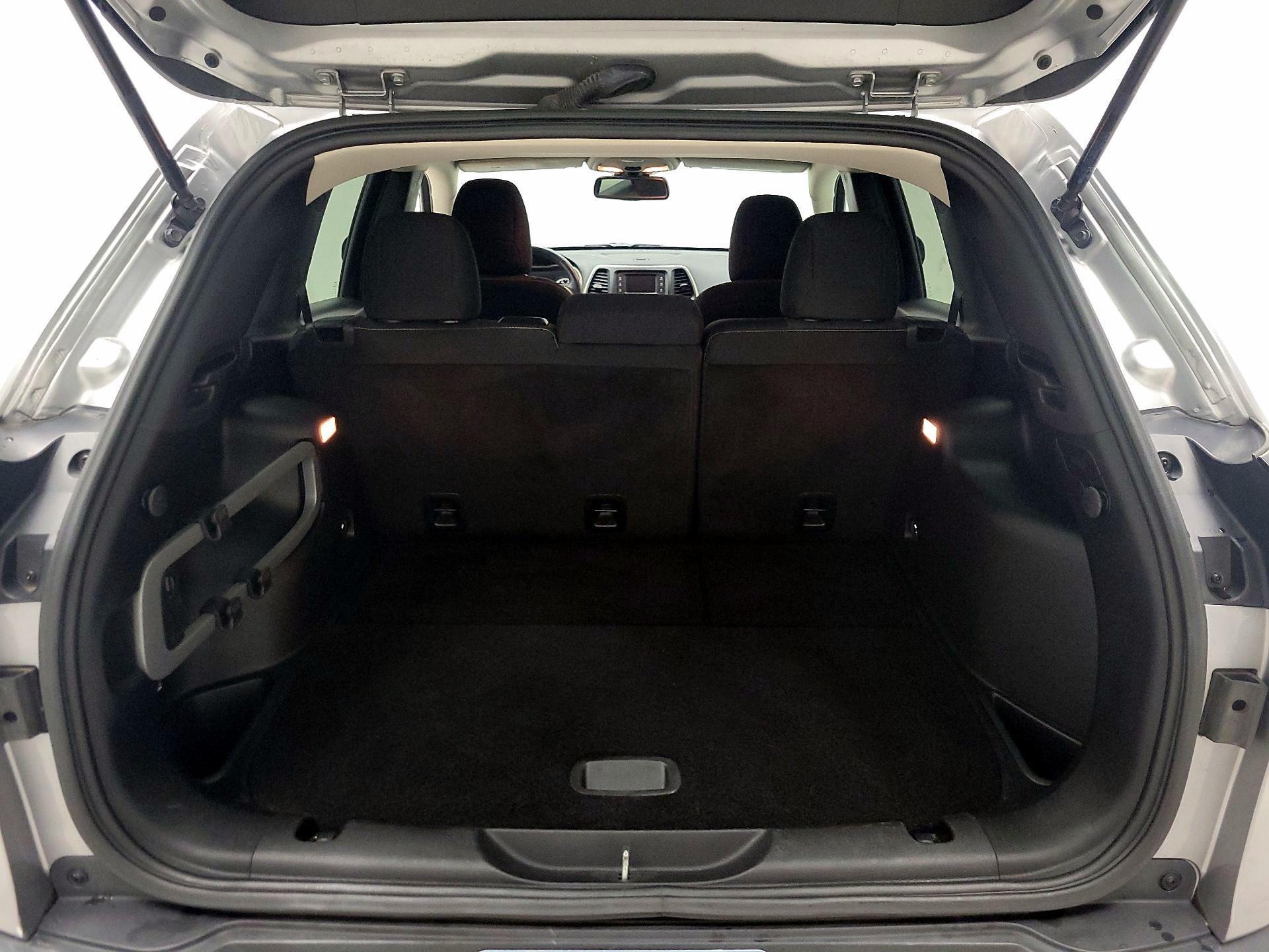 Thumbnail: 2015 Jeep Cherokee - 20