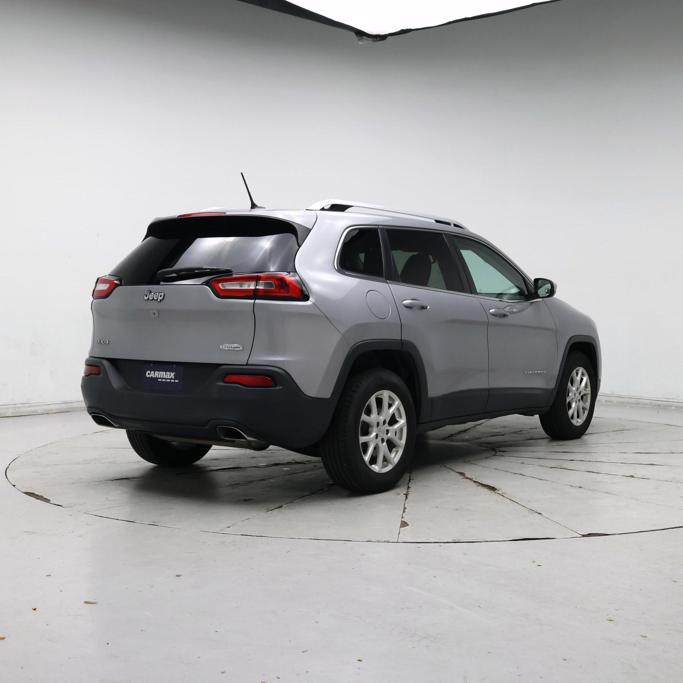 Thumbnail: 2015 Jeep Cherokee - 8