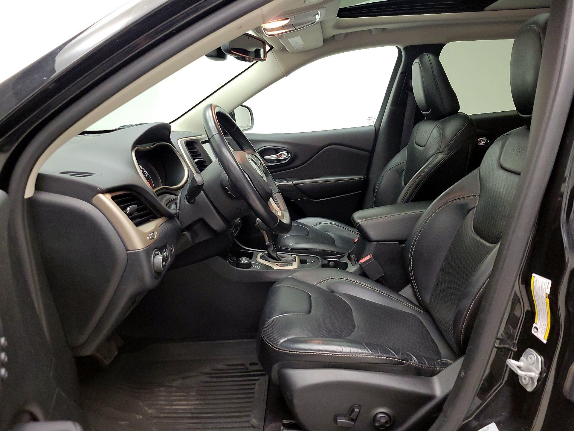 Thumbnail: 2016 Jeep Cherokee - 9