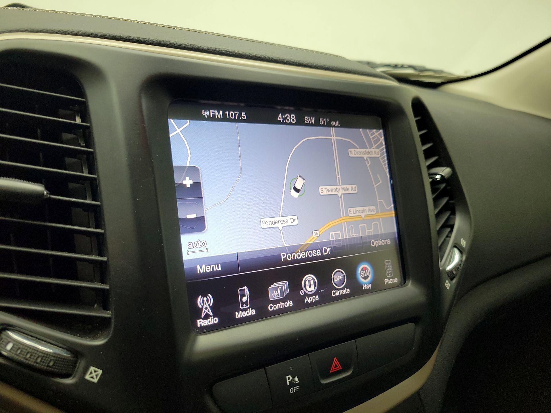 Thumbnail: 2016 Jeep Cherokee - 12