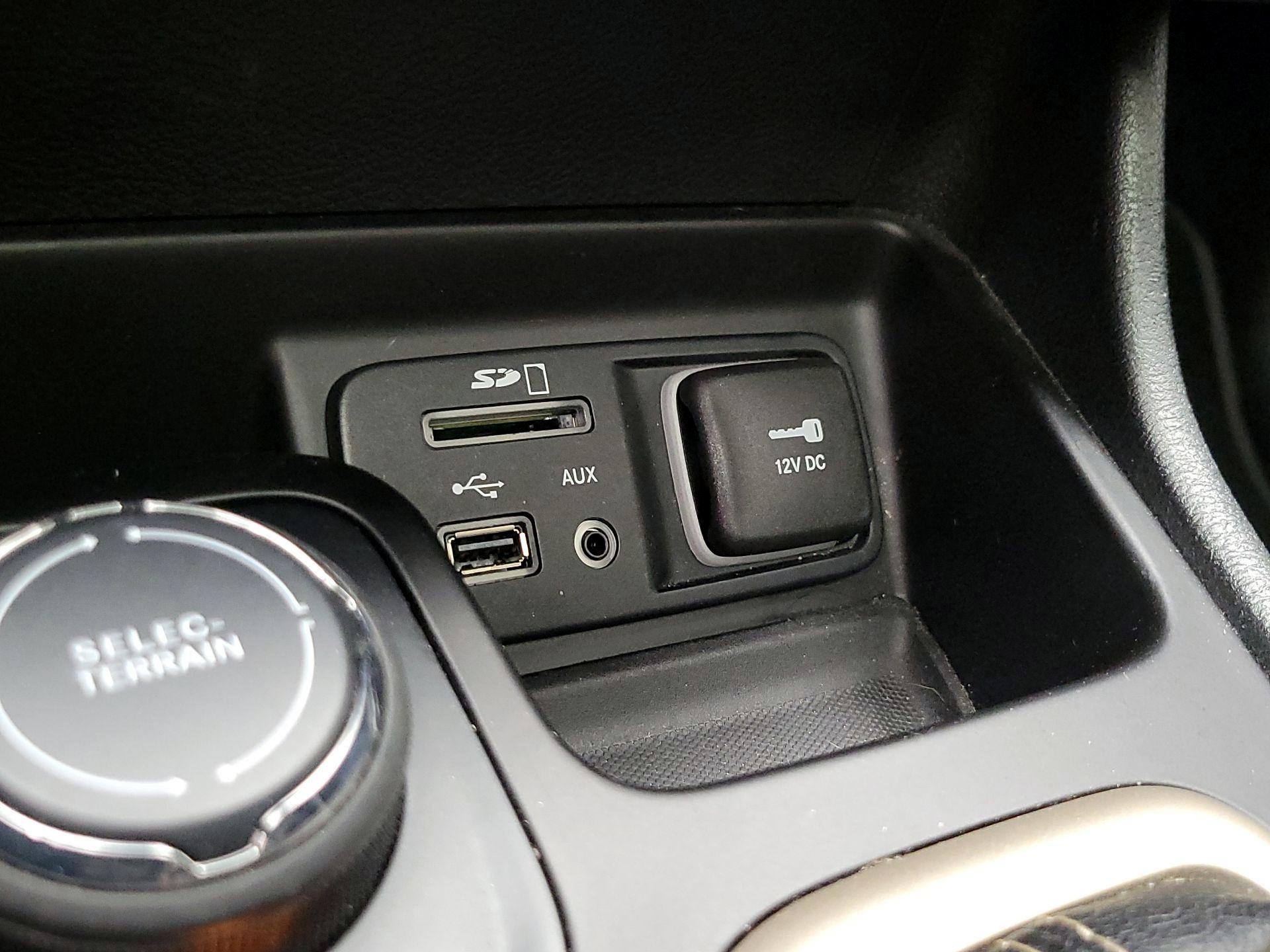 Thumbnail: 2016 Jeep Cherokee - 17