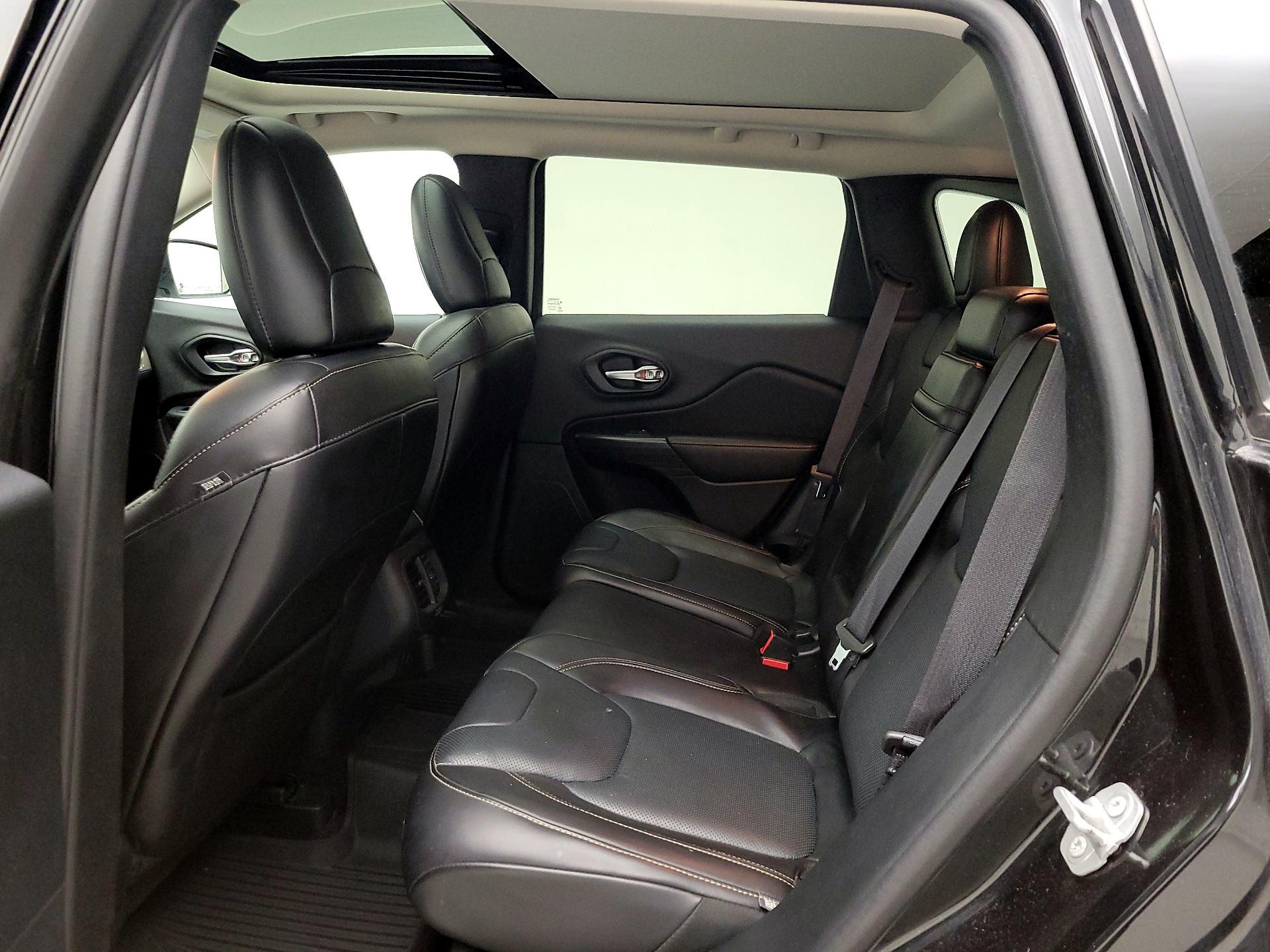 Thumbnail: 2016 Jeep Cherokee - 19