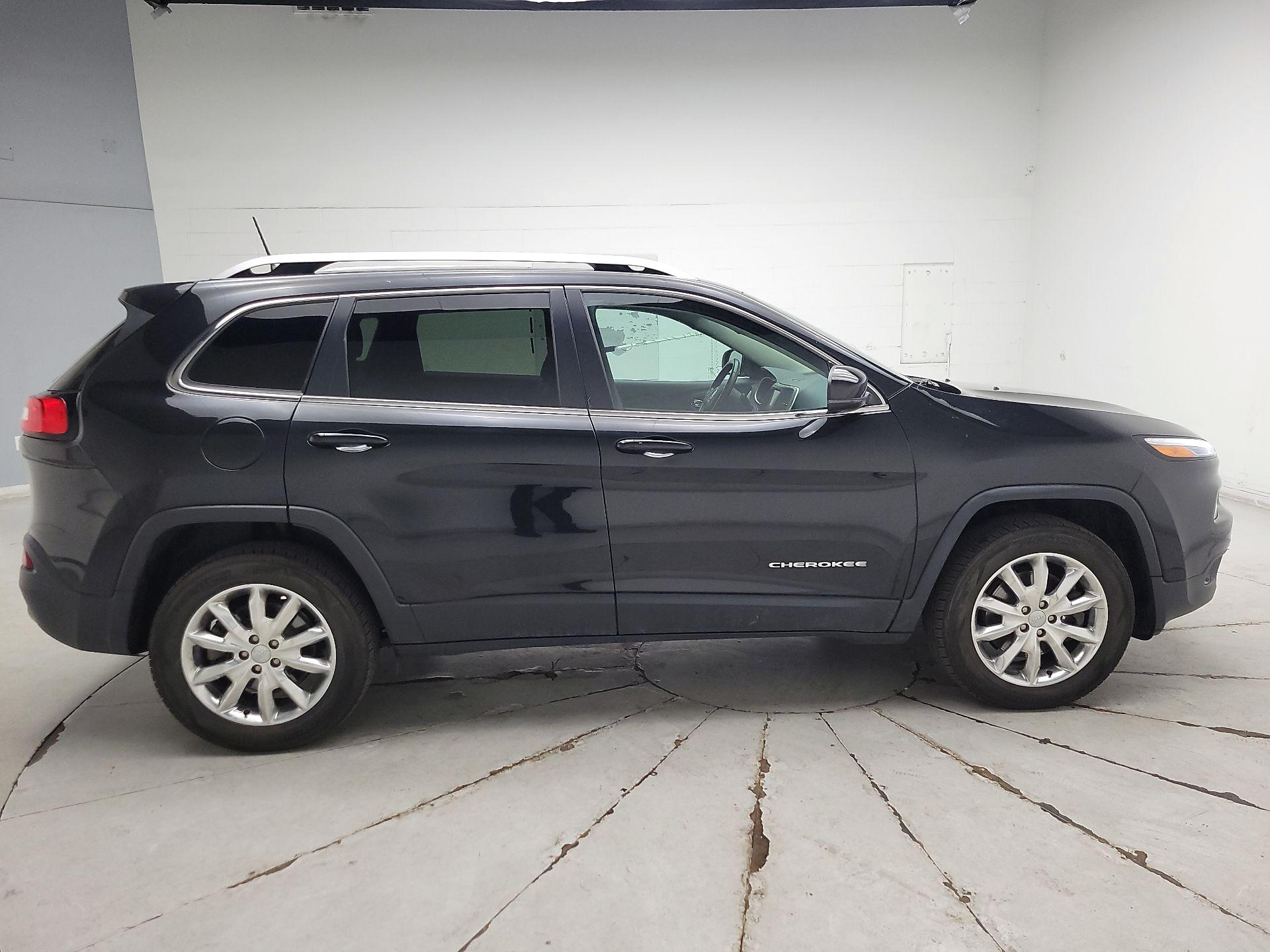 Thumbnail: 2016 Jeep Cherokee - 4