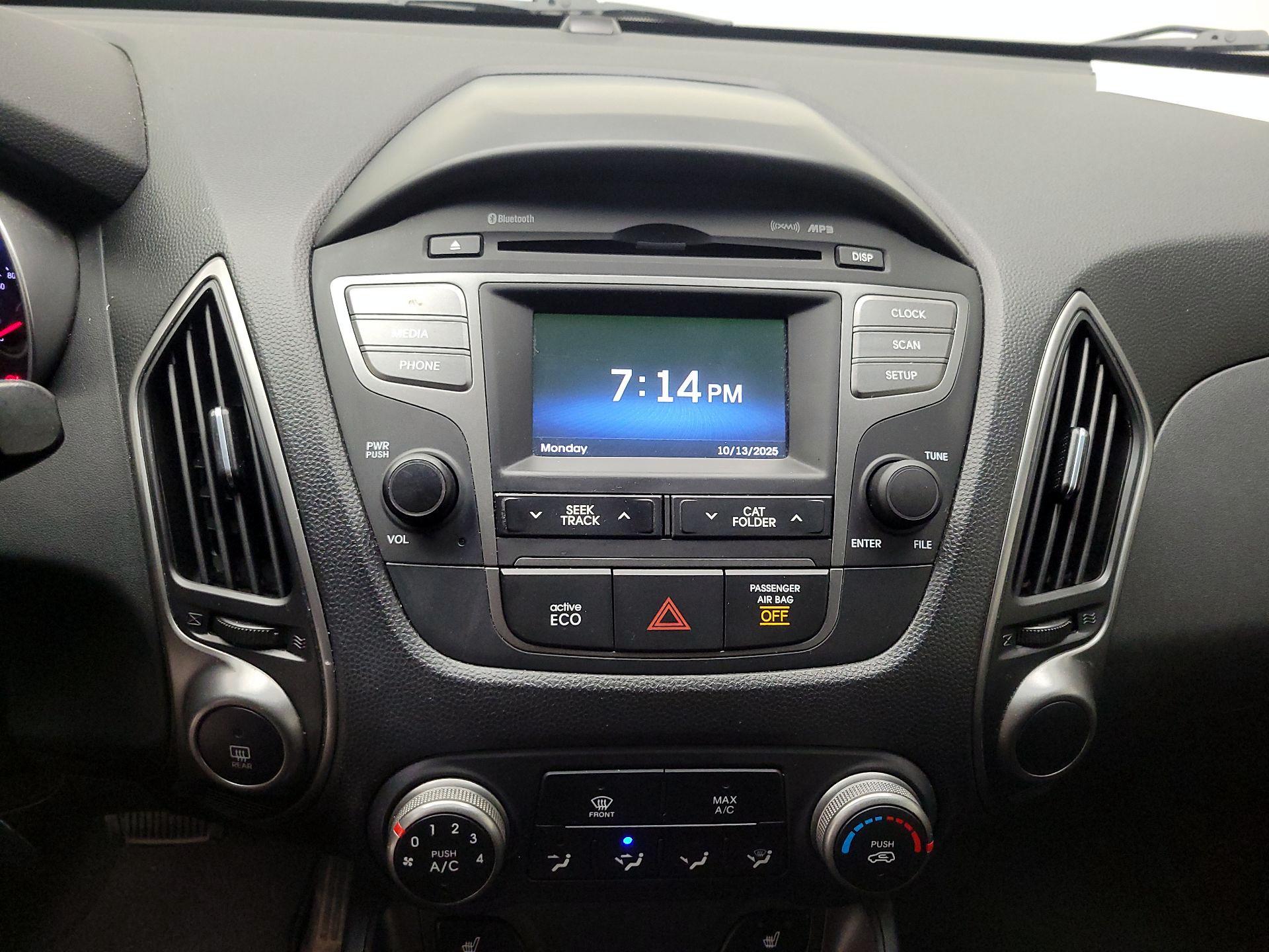 Thumbnail: 2015 Hyundai Tucson - 13