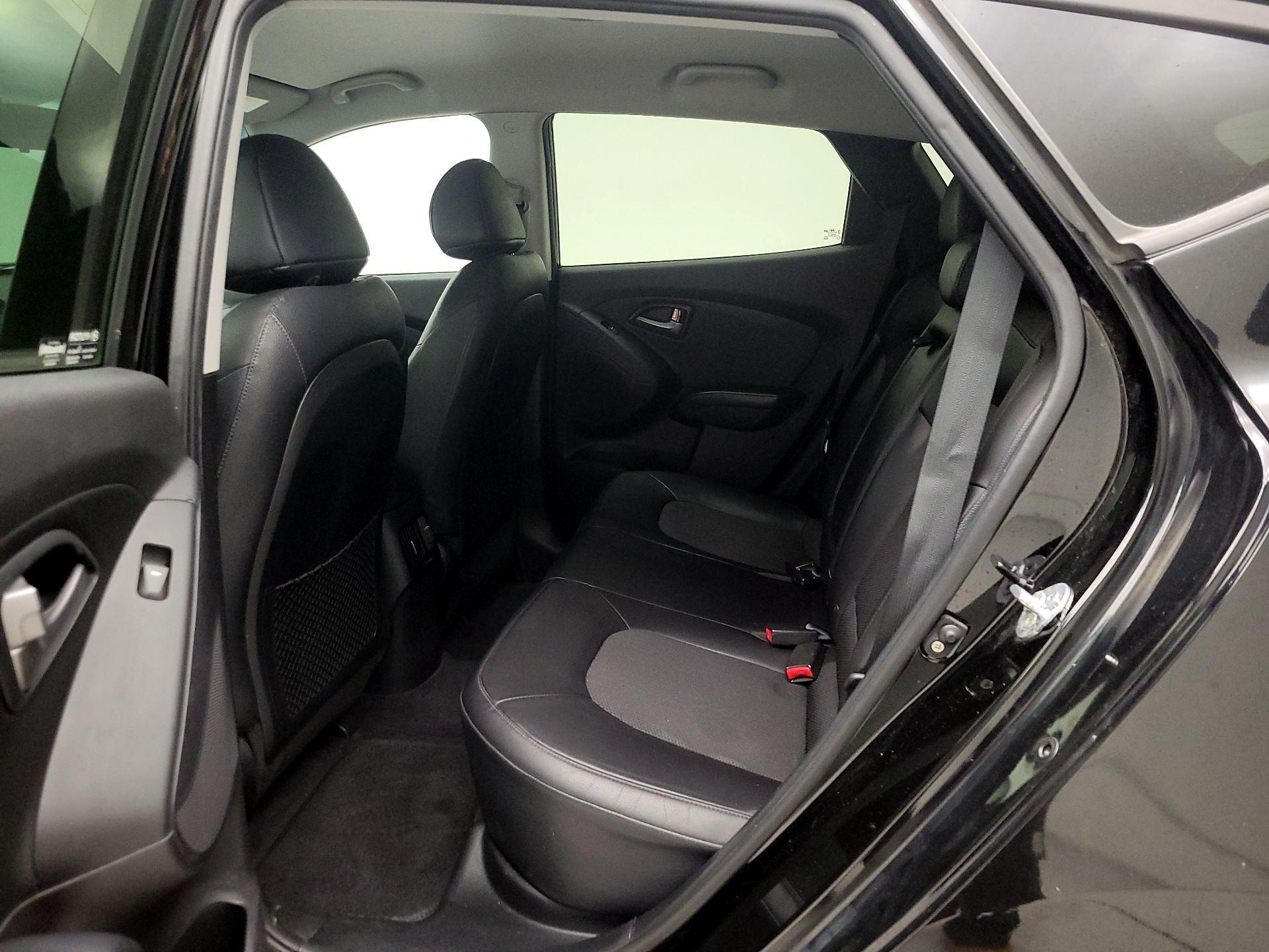 Thumbnail: 2015 Hyundai Tucson - 17