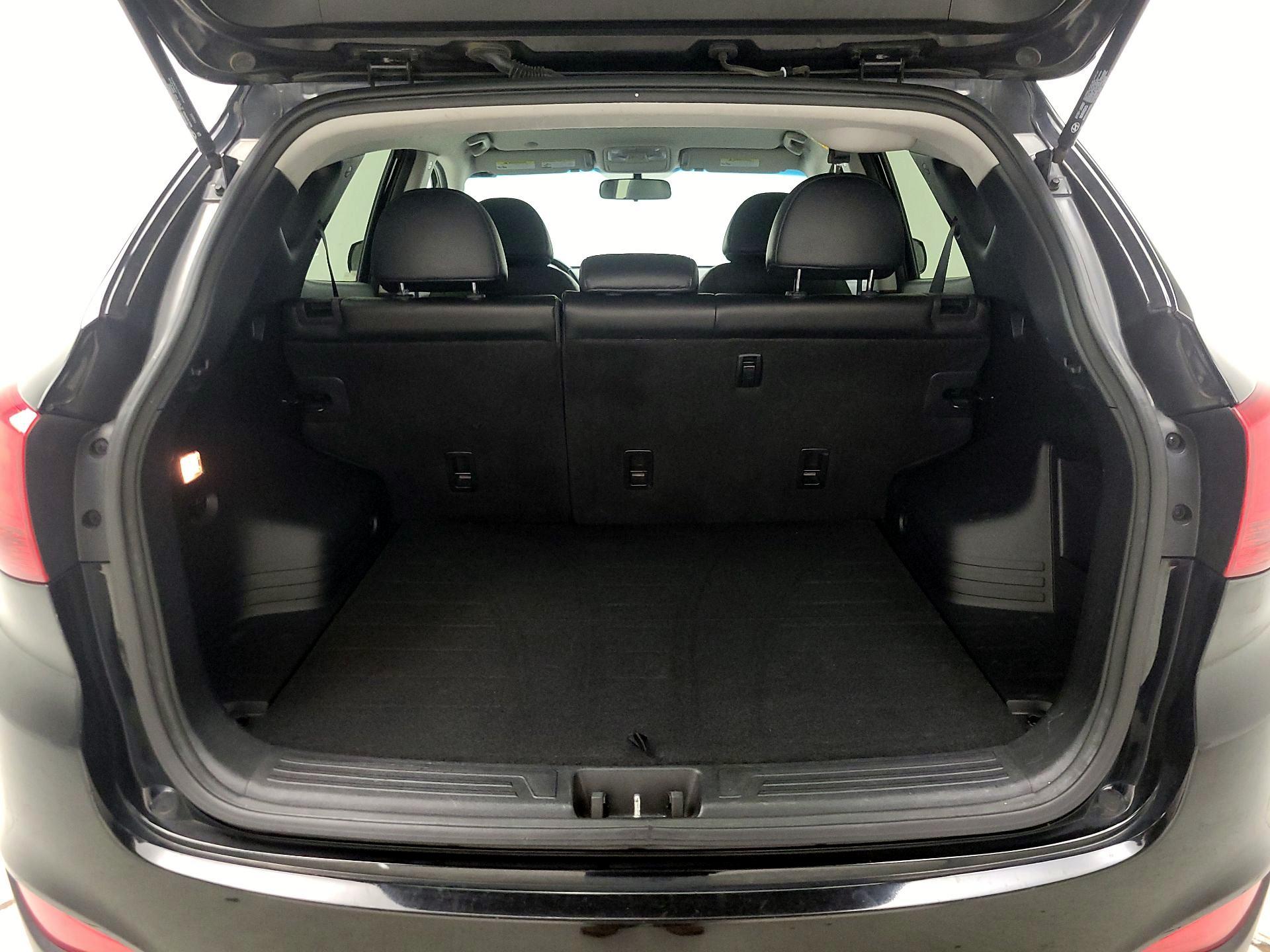 Thumbnail: 2015 Hyundai Tucson - 18