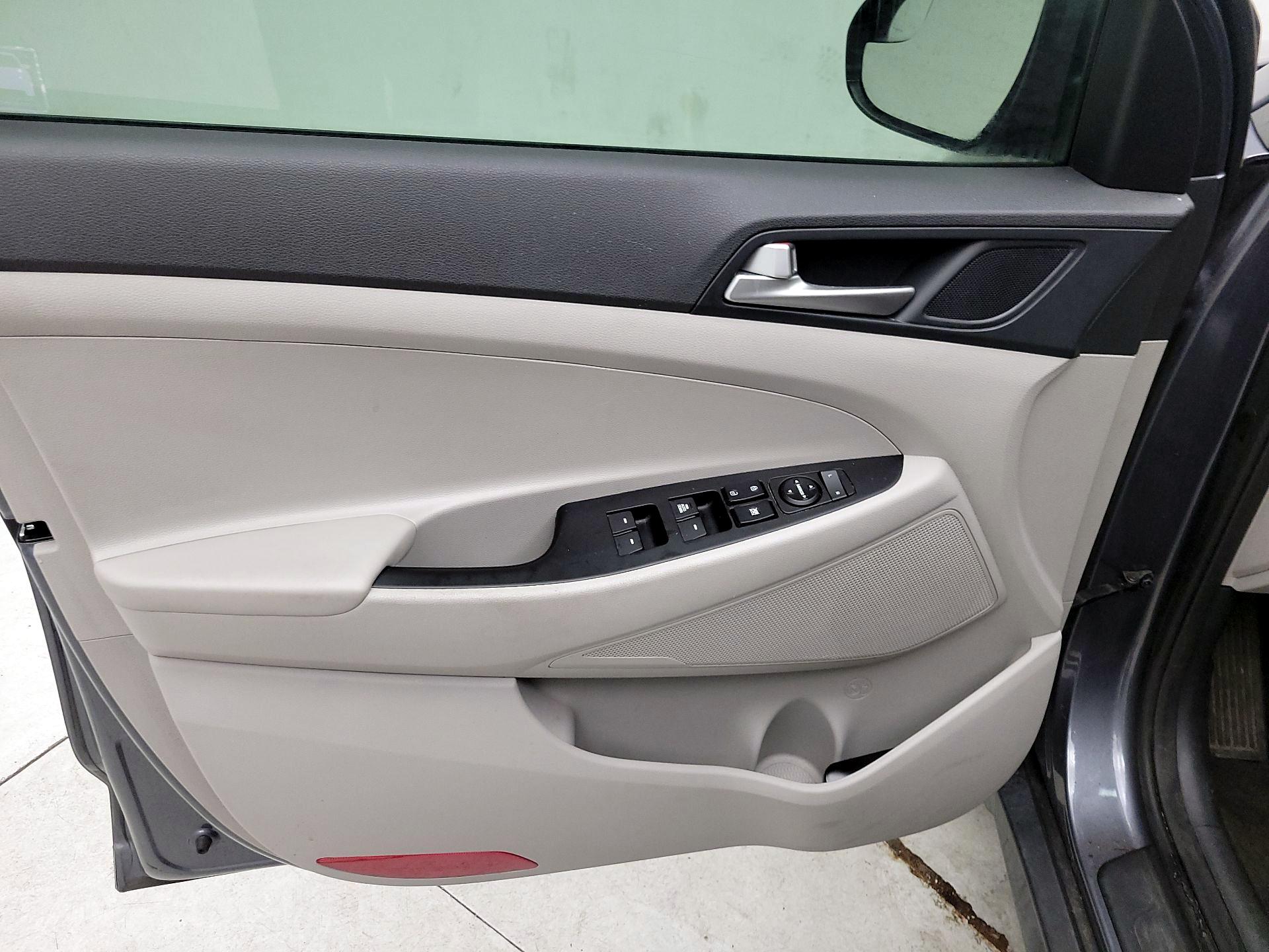 Thumbnail: 2019 Hyundai Tucson - 12
