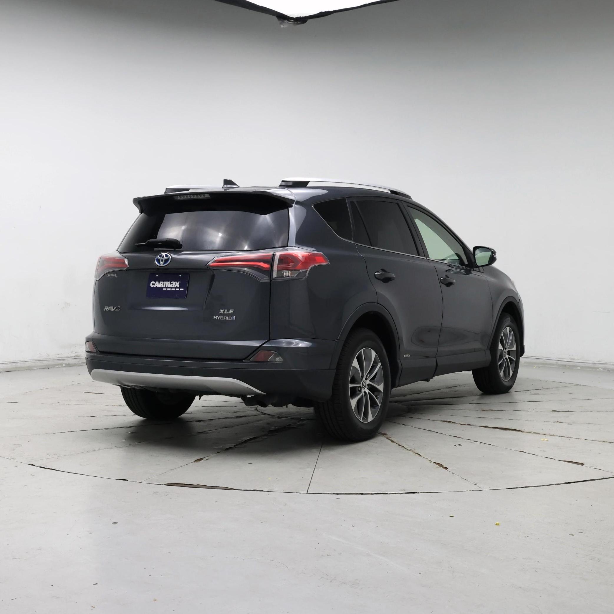 Thumbnail: 2016 Toyota RAV4 - 8