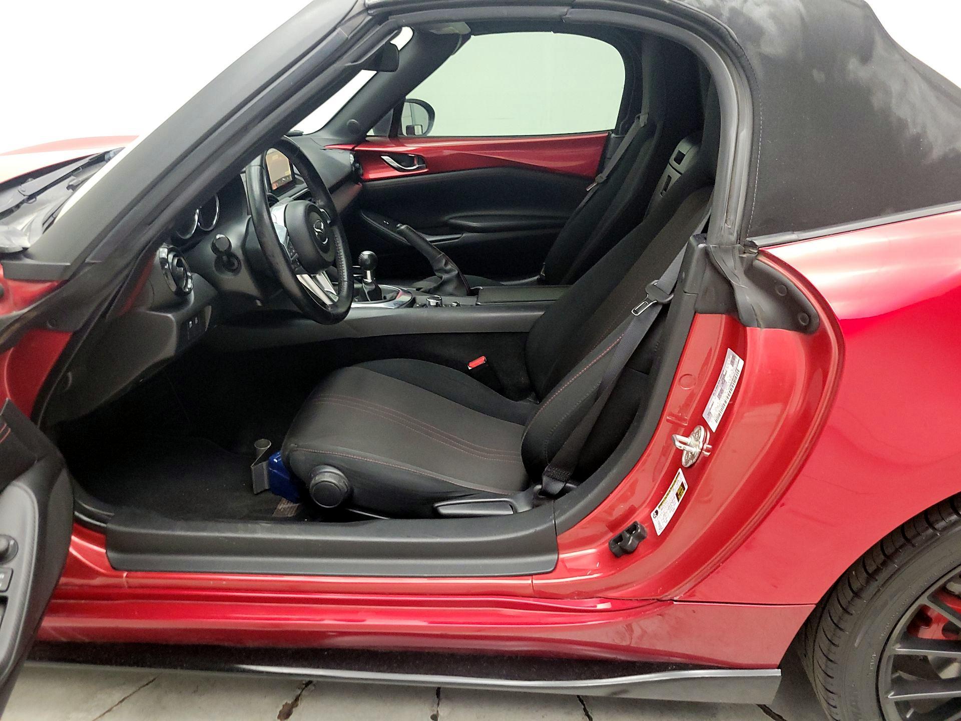 Thumbnail: 2016 Mazda MX-5 Miata - 11