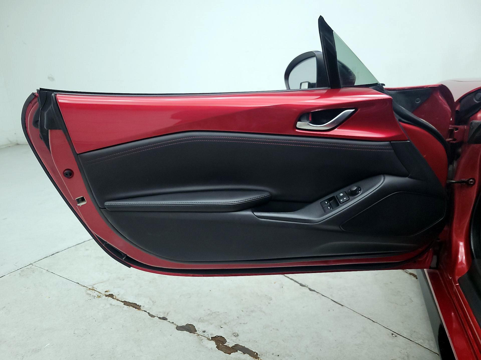 Thumbnail: 2016 Mazda MX-5 Miata - 12
