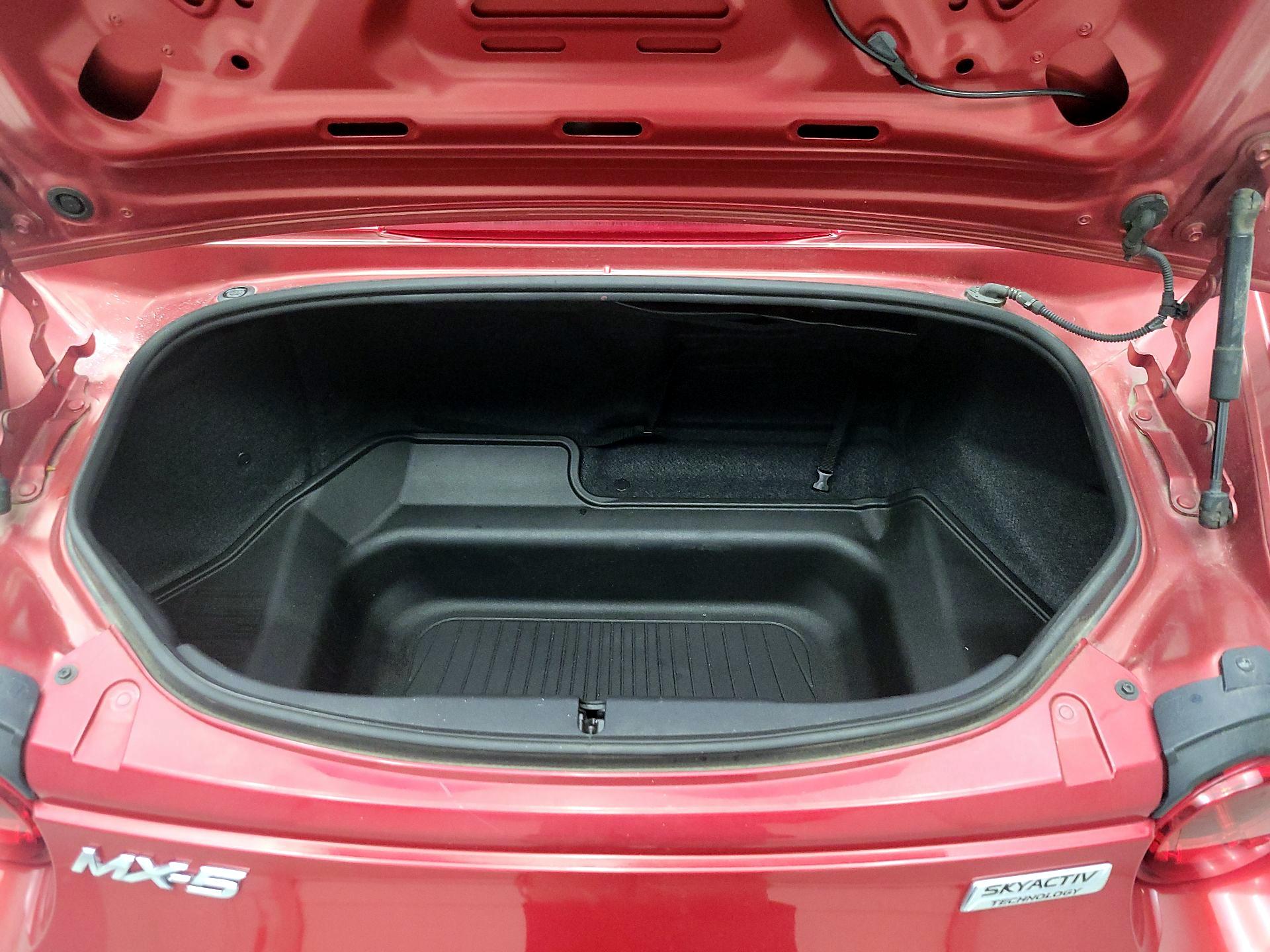 Thumbnail: 2016 Mazda MX-5 Miata - 19