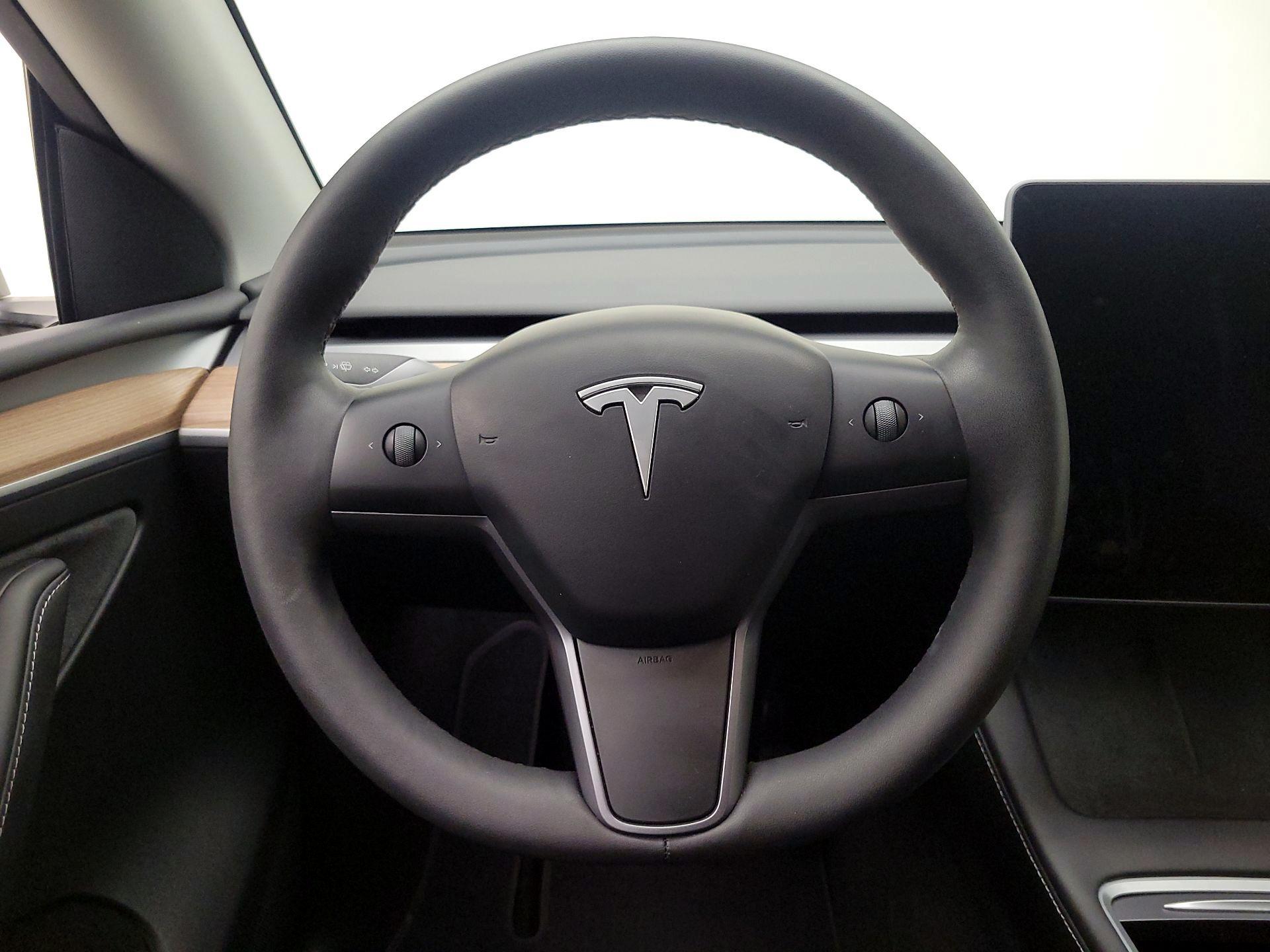 Thumbnail: 2025 Tesla Model Y - 10