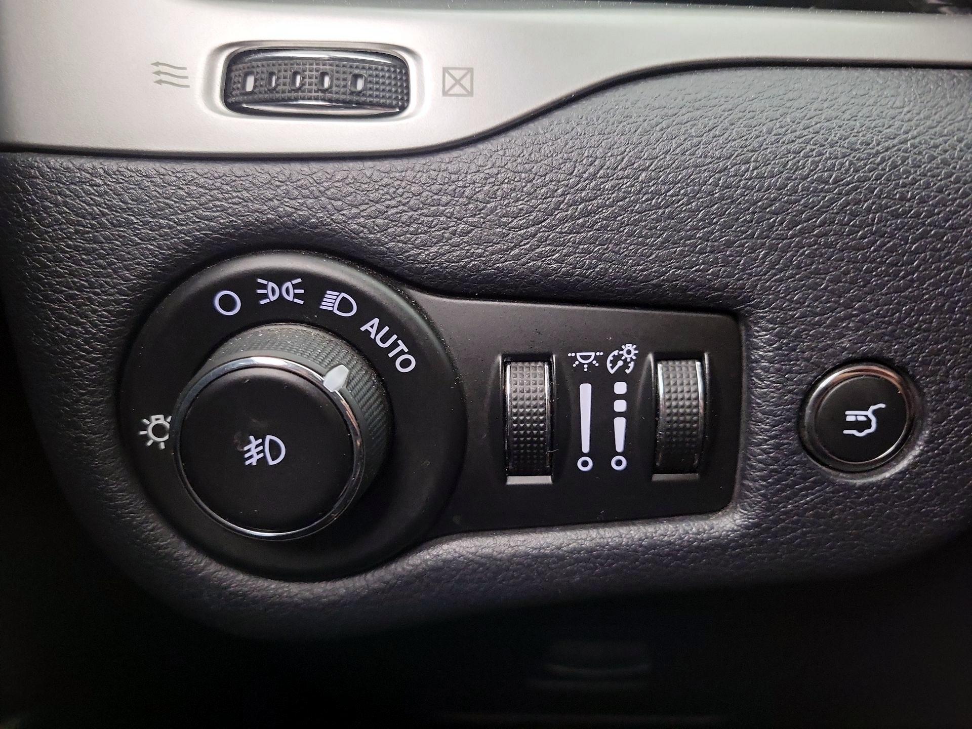 Thumbnail: 2014 Jeep Cherokee - 13