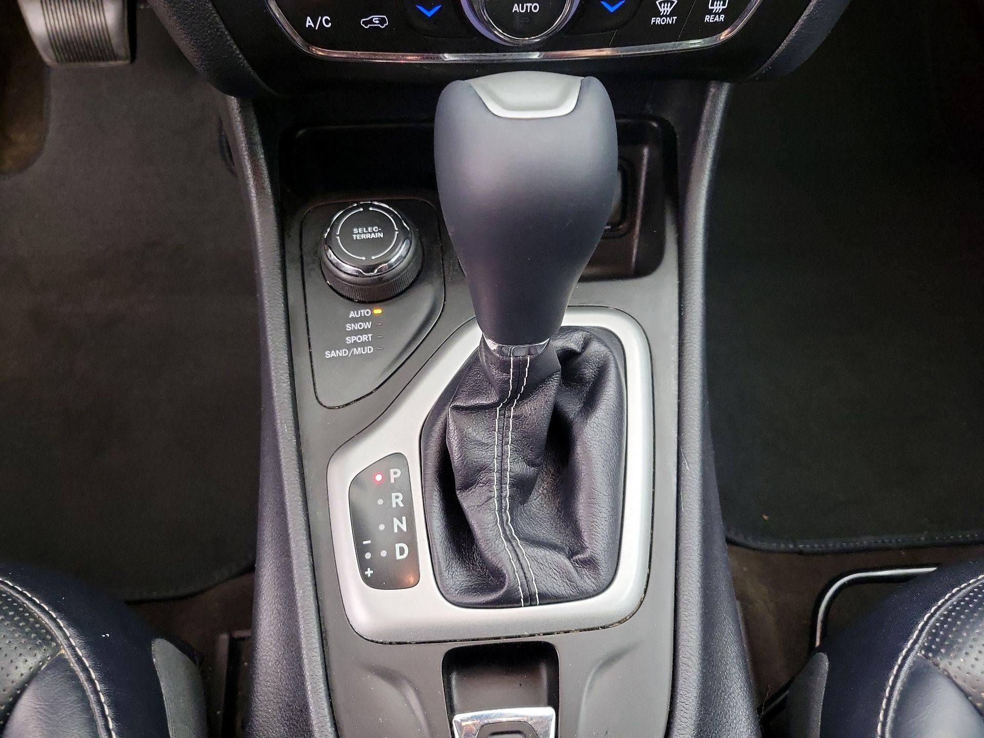 Thumbnail: 2014 Jeep Cherokee - 17