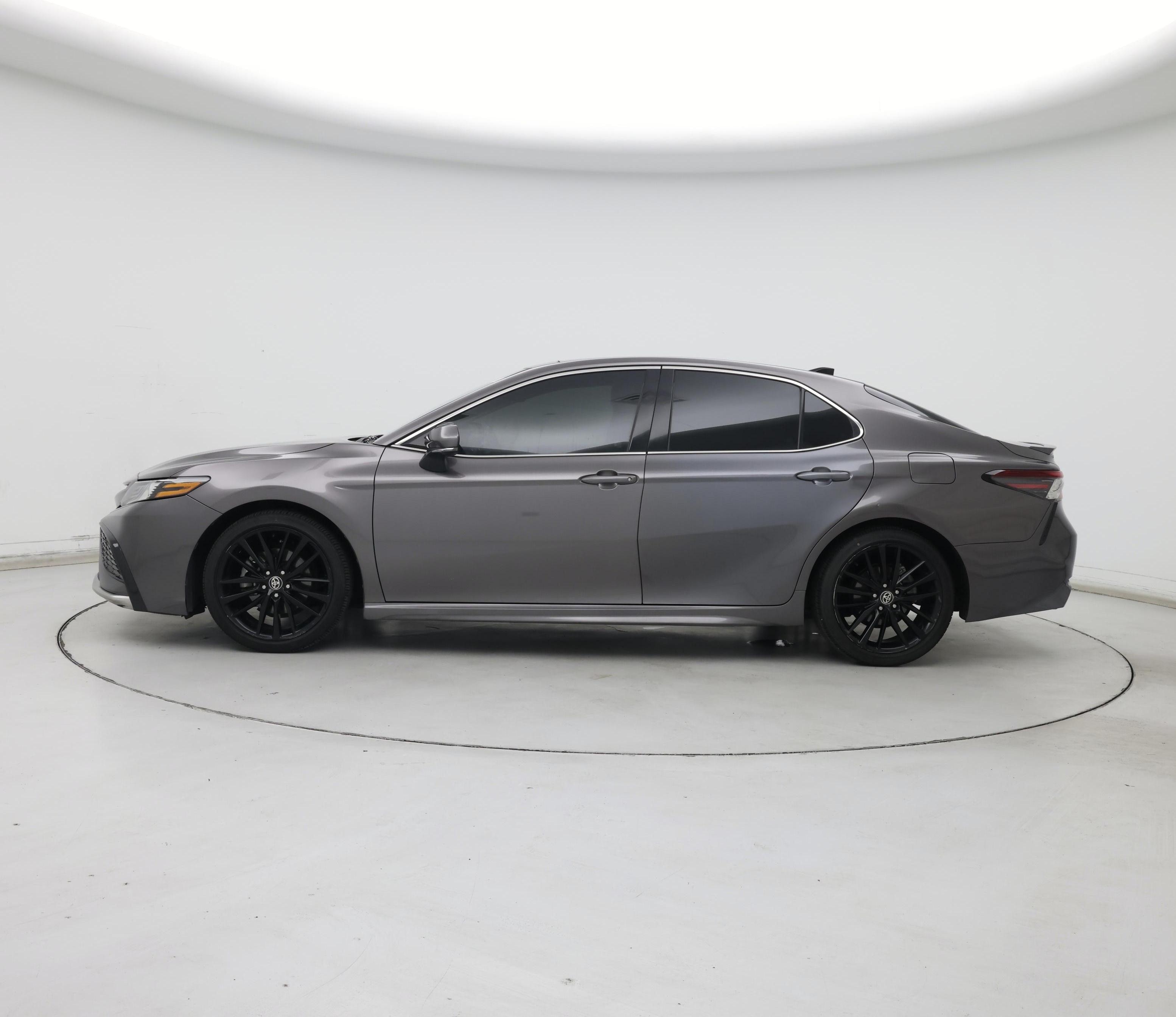 Thumbnail: 2021 Toyota Camry - 3