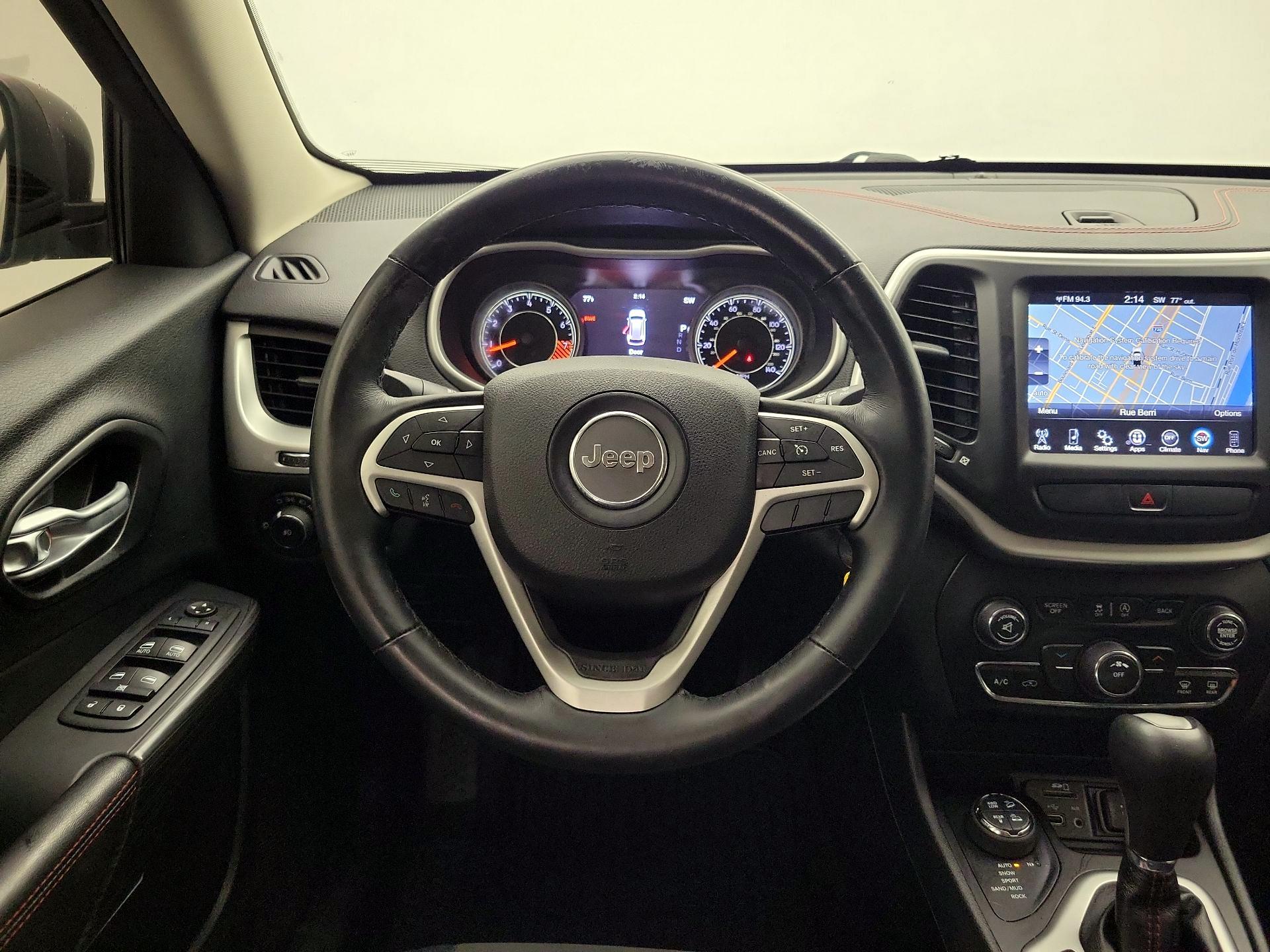 Thumbnail: 2015 Jeep Cherokee - 10