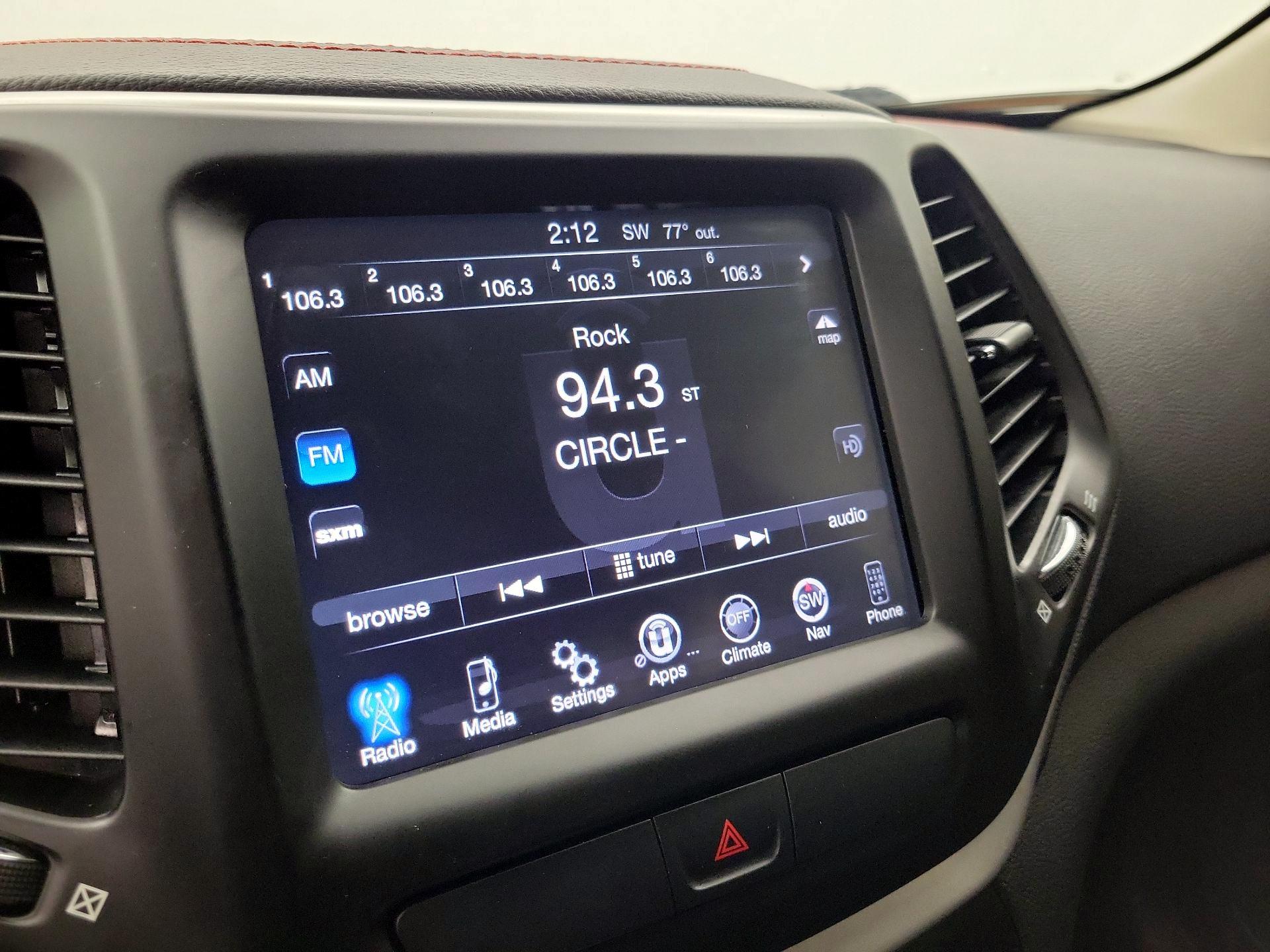 Thumbnail: 2015 Jeep Cherokee - 16