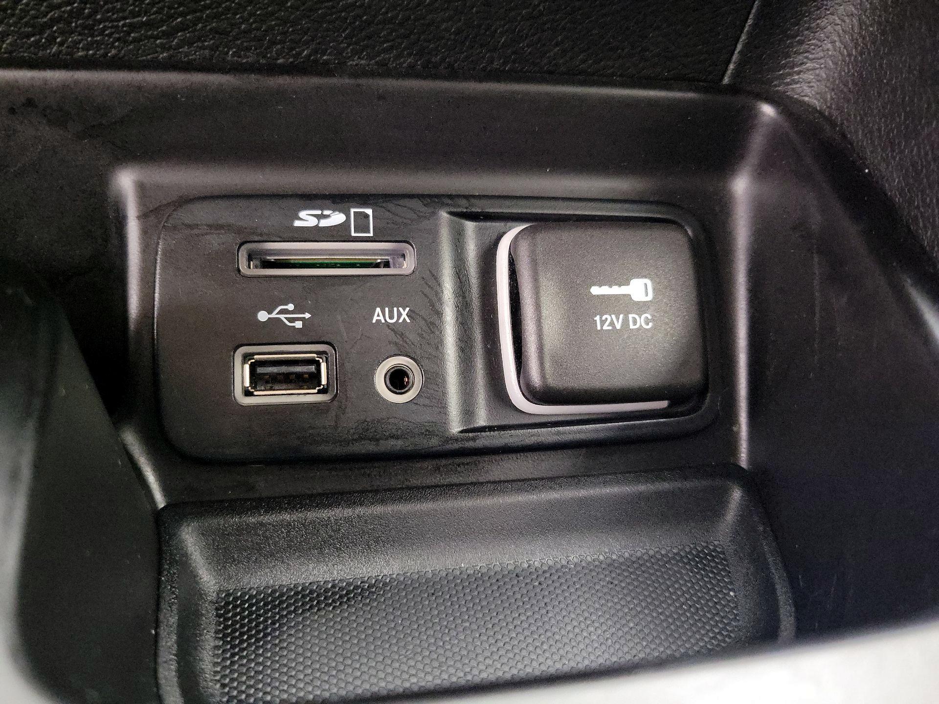 Thumbnail: 2015 Jeep Cherokee - 19
