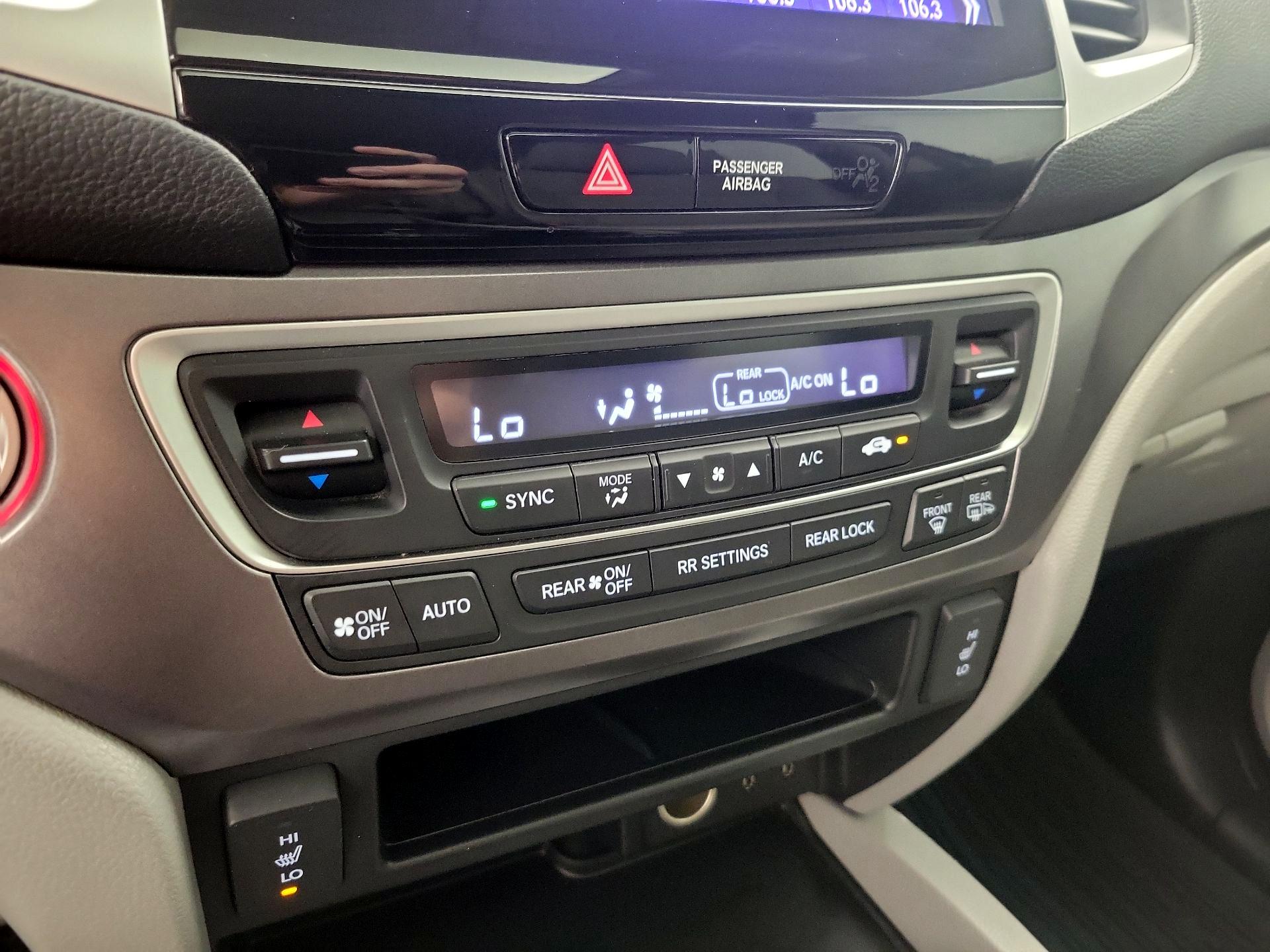 Thumbnail: 2017 Honda Pilot - 16