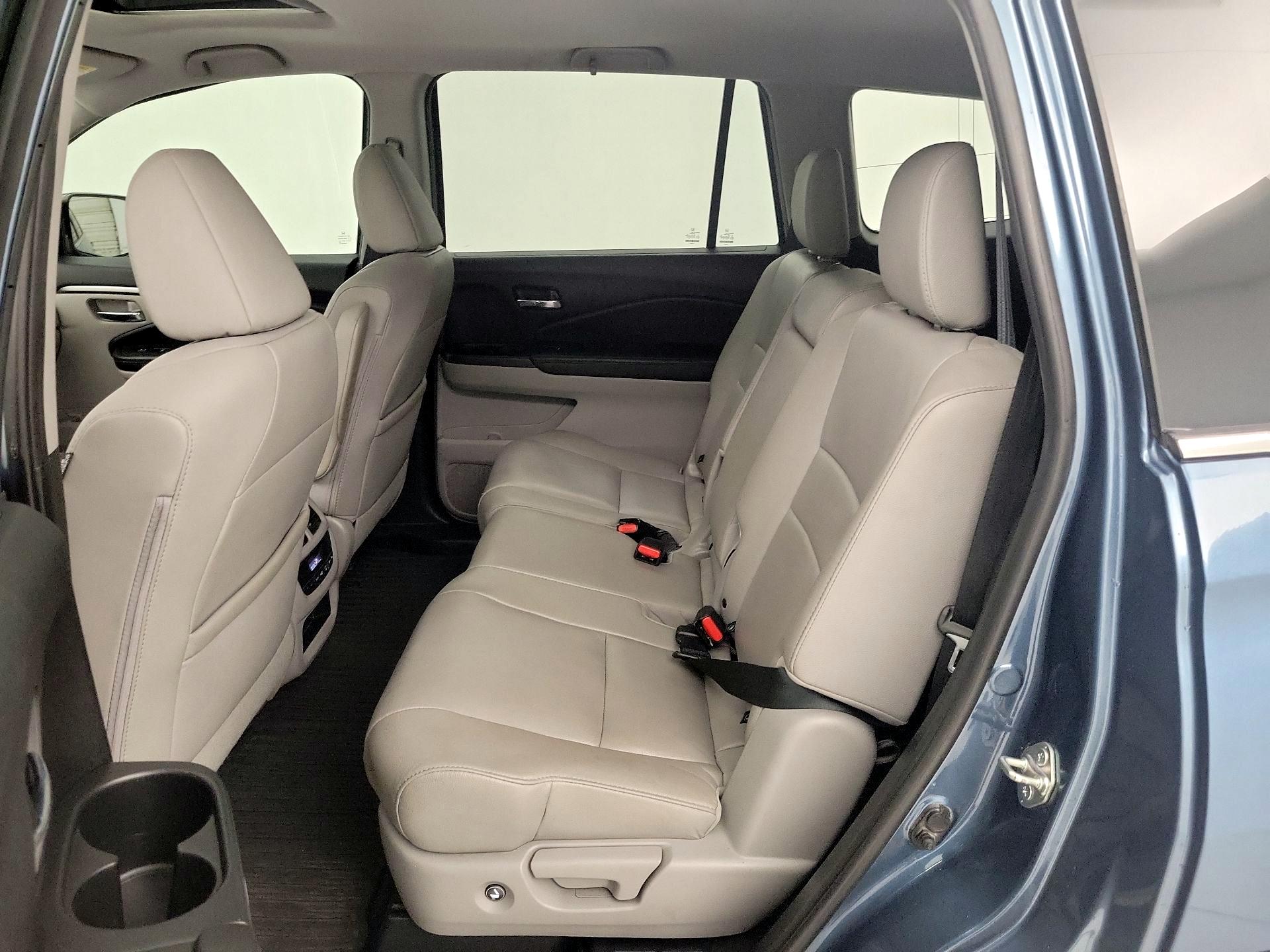 Thumbnail: 2017 Honda Pilot - 20