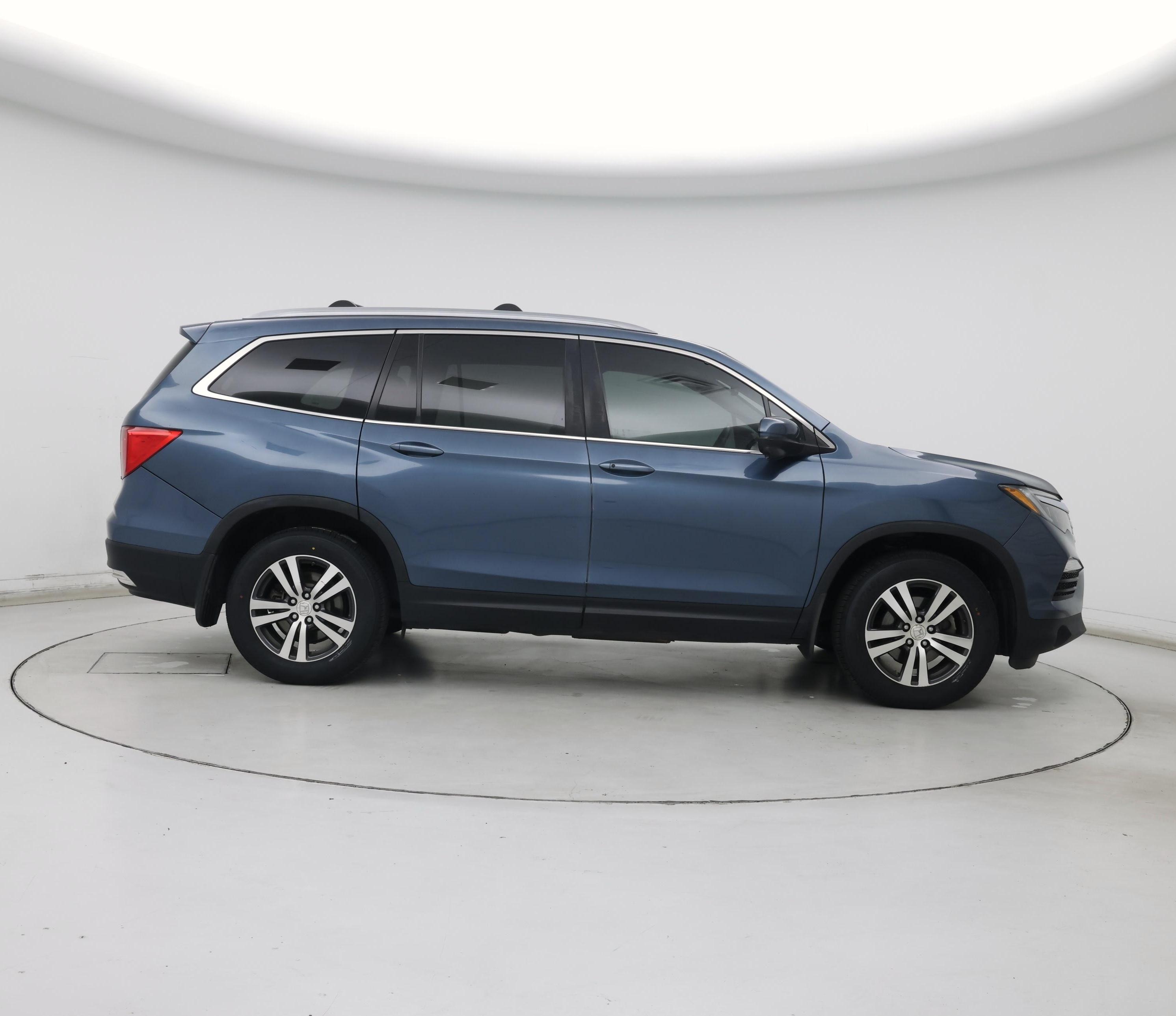 Thumbnail: 2017 Honda Pilot - 7