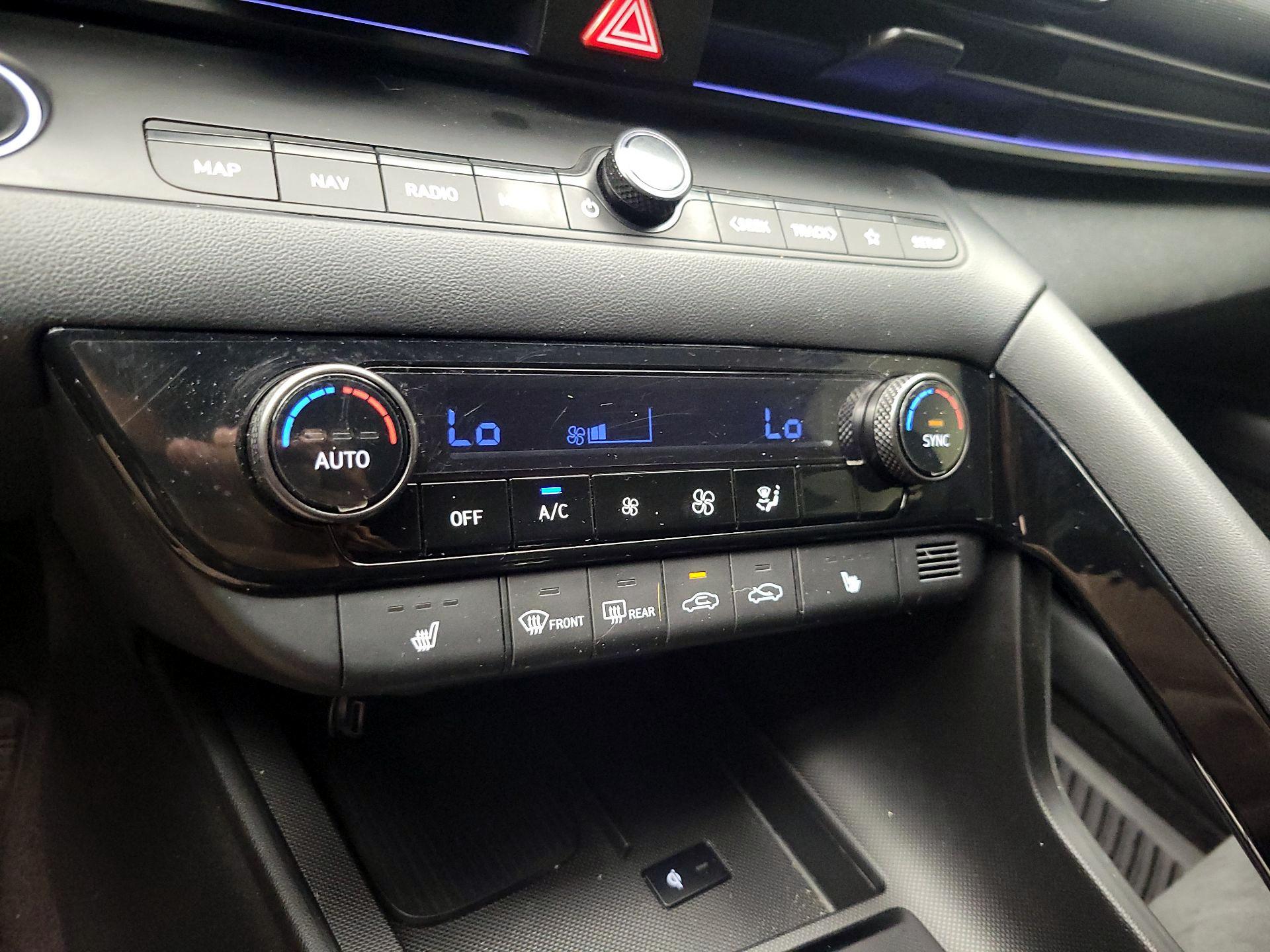 Thumbnail: 2024 Hyundai Elantra - 17