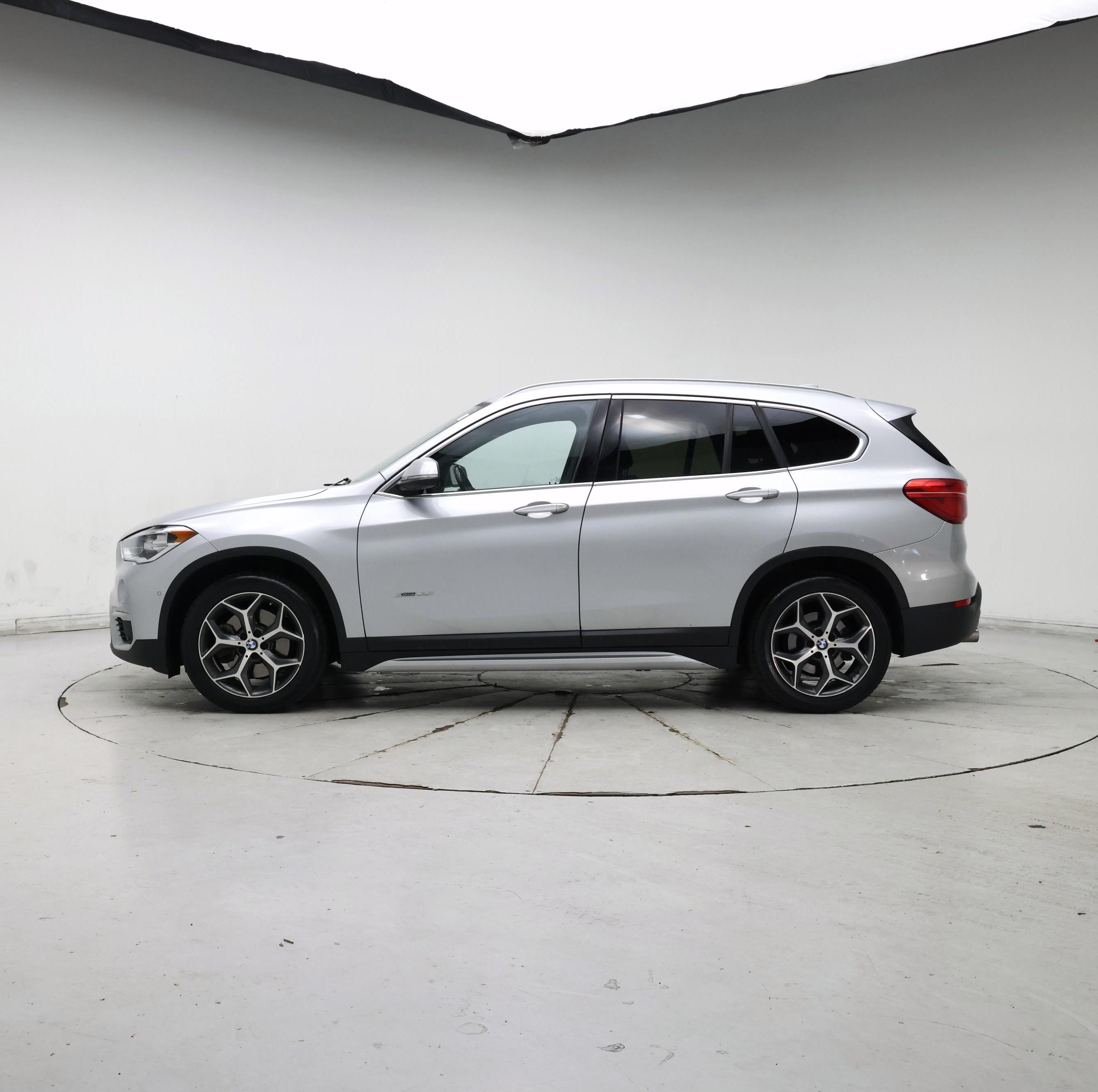 Thumbnail: 2018 BMW X1 - 3