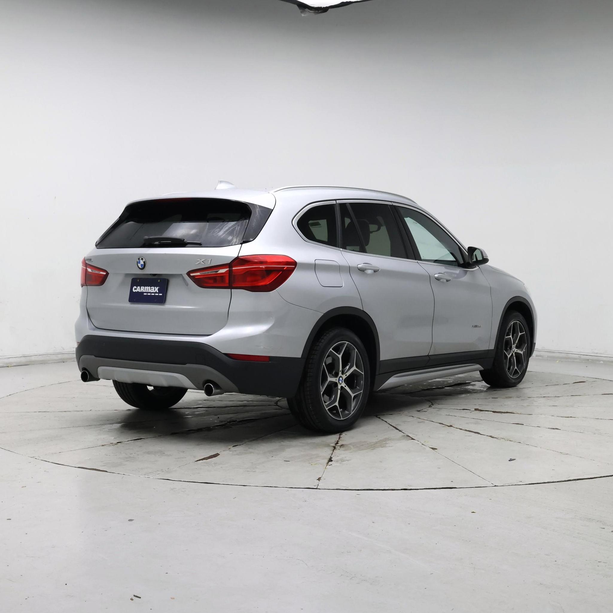 Thumbnail: 2018 BMW X1 - 8