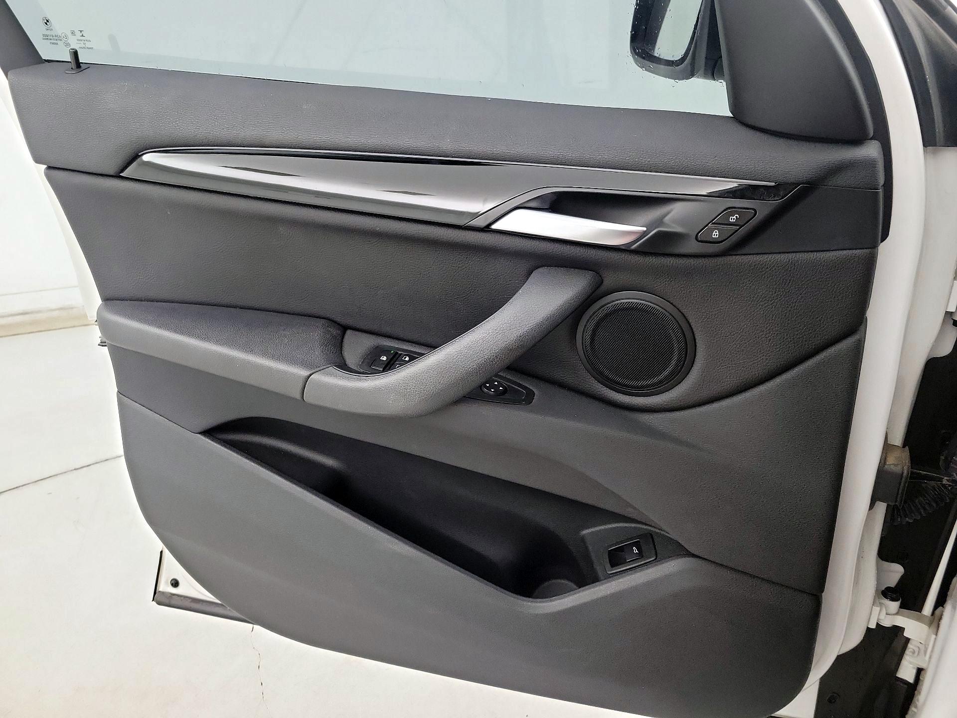 Thumbnail: 2019 BMW X1 - 12