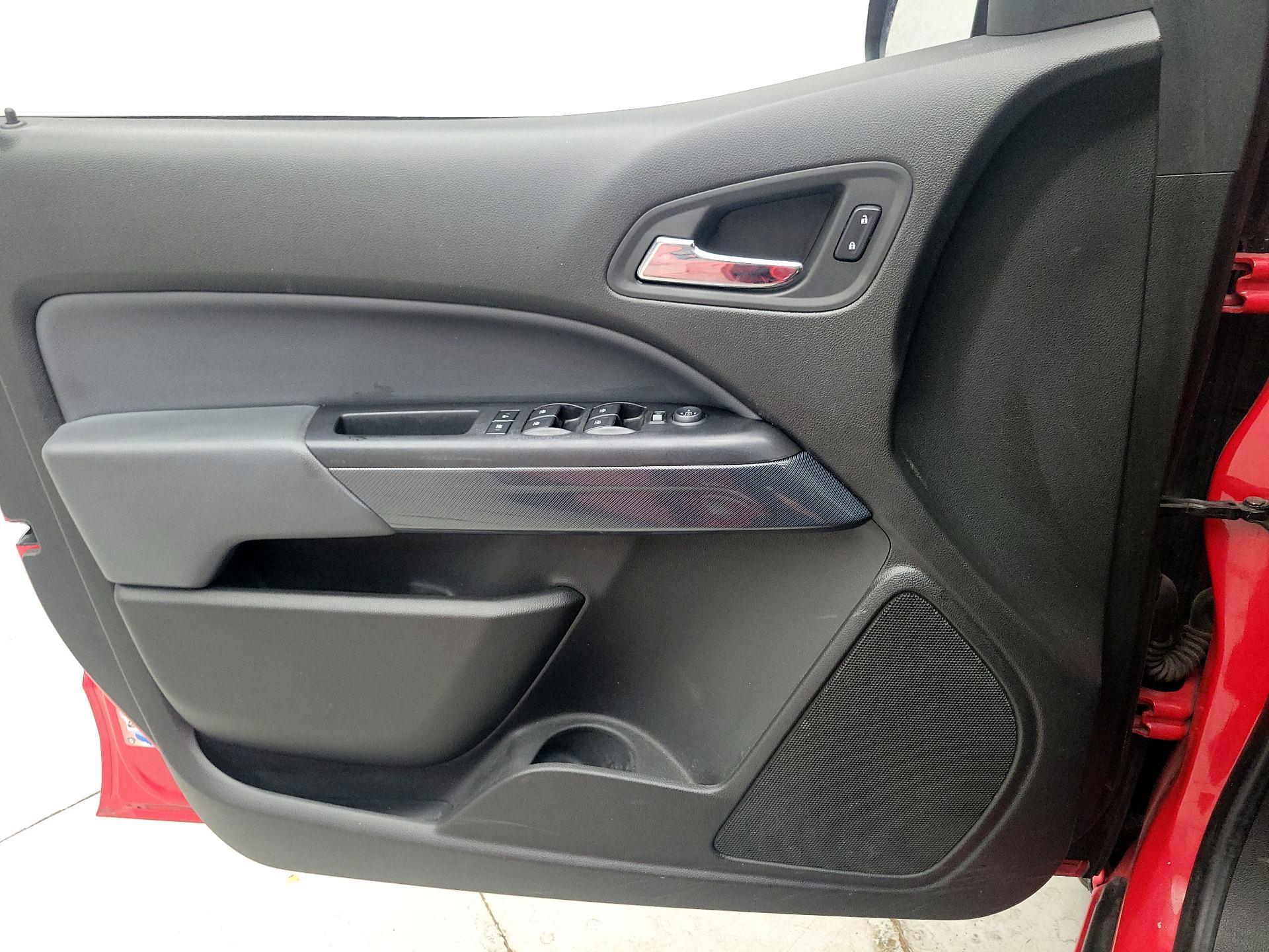 Thumbnail: 2015 Chevrolet Colorado - 12