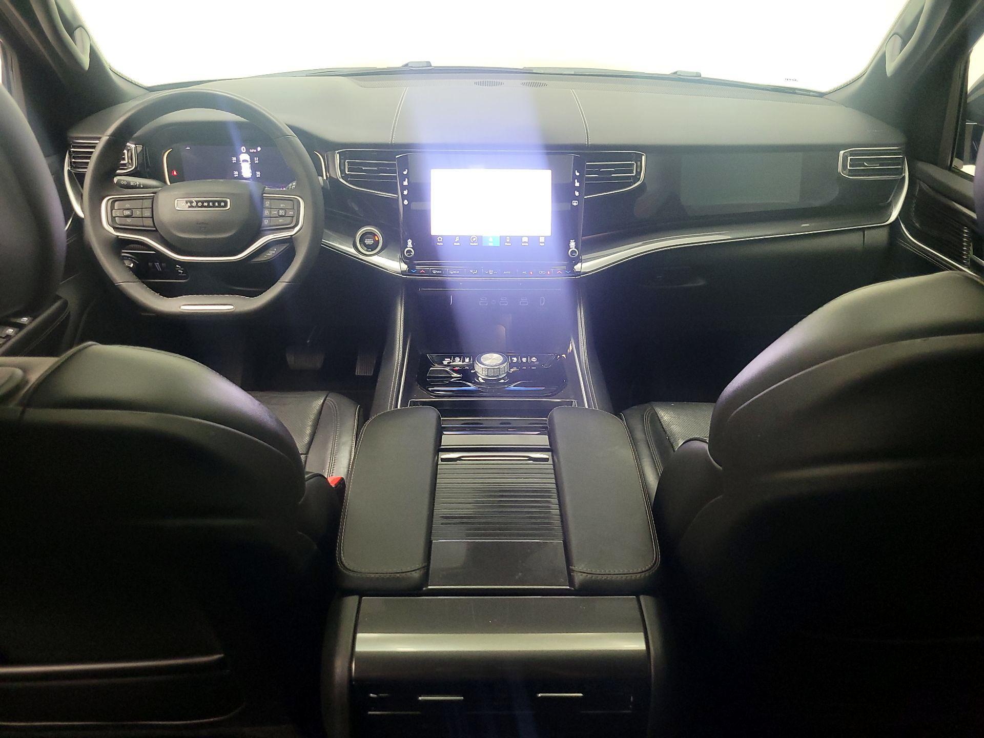 Thumbnail: 2022 Jeep Wagoneer - 9