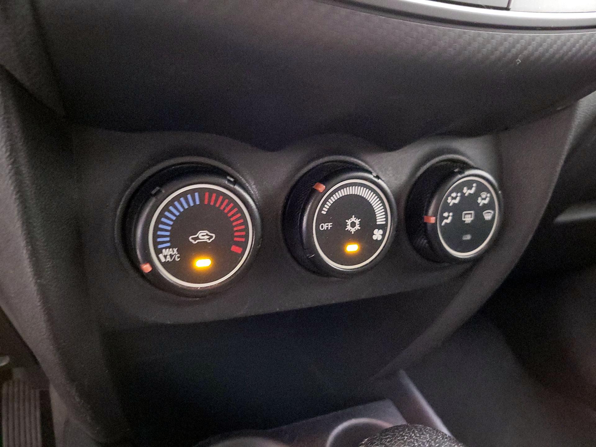 Thumbnail: 2016 Mitsubishi Outlander Sport - 13