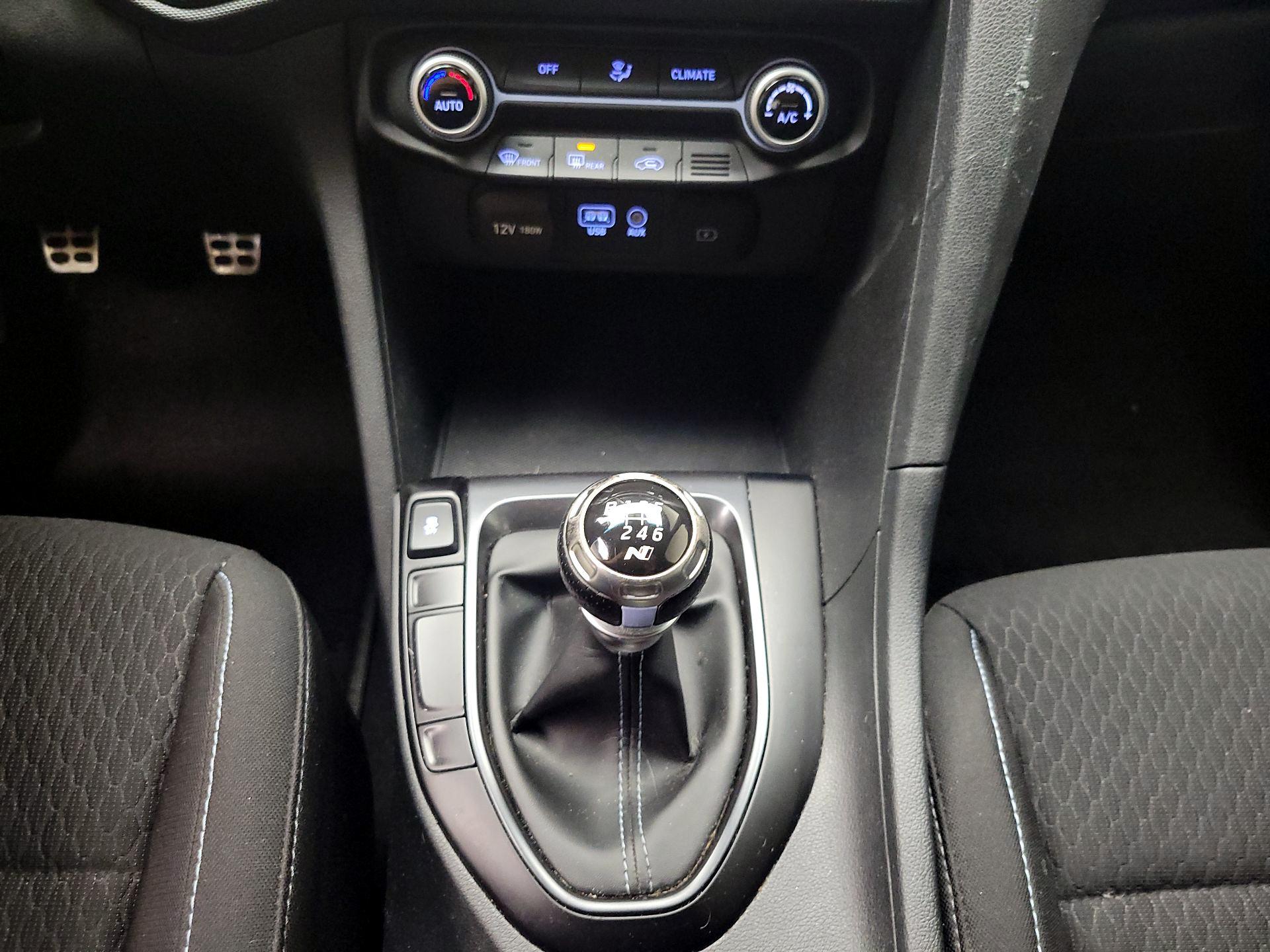 Thumbnail: 2020 Hyundai Veloster - 17