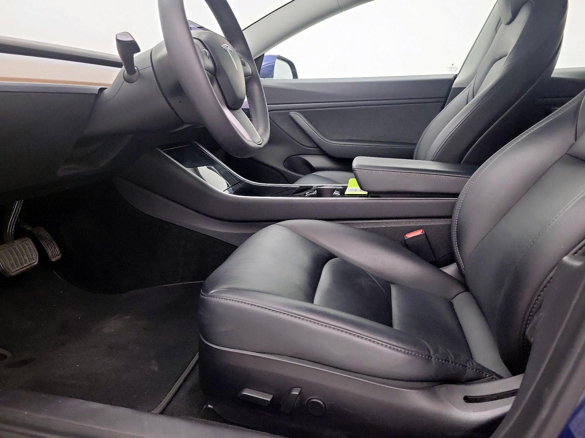 Thumbnail: 2020 Tesla Model 3 - 11