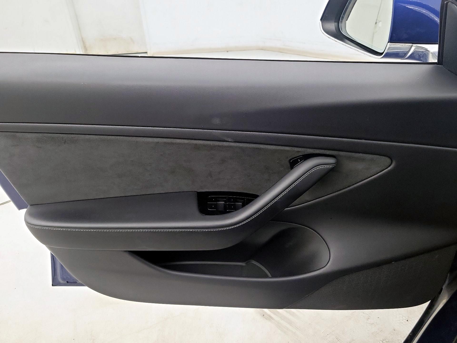Thumbnail: 2020 Tesla Model 3 - 12