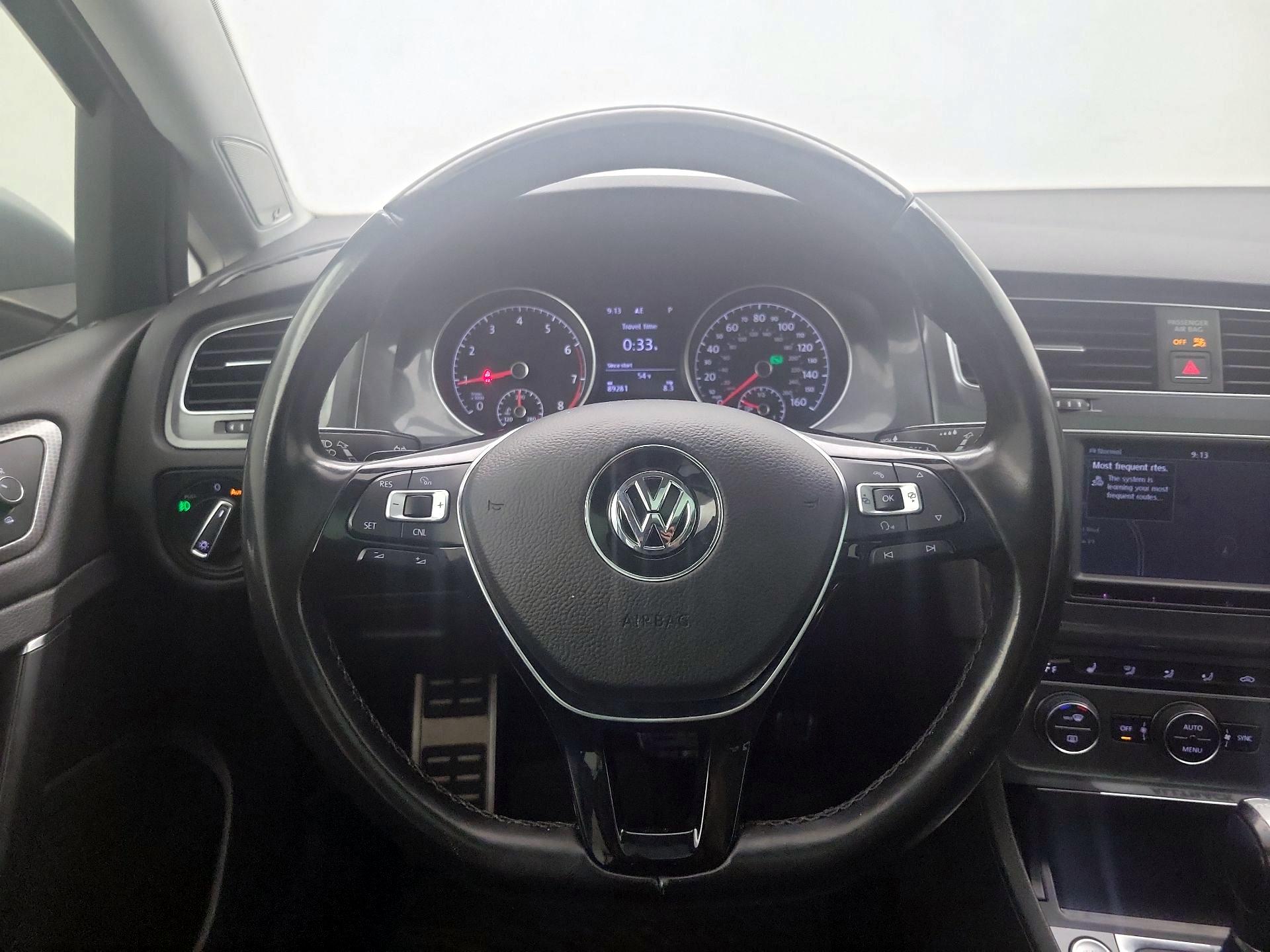 Thumbnail: 2017 Volkswagen Golf - 10