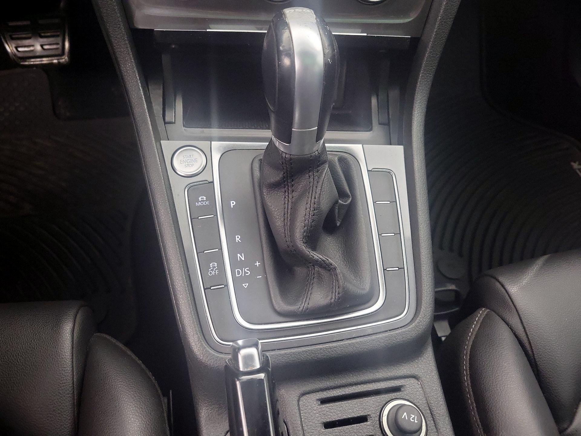 Thumbnail: 2017 Volkswagen Golf - 17