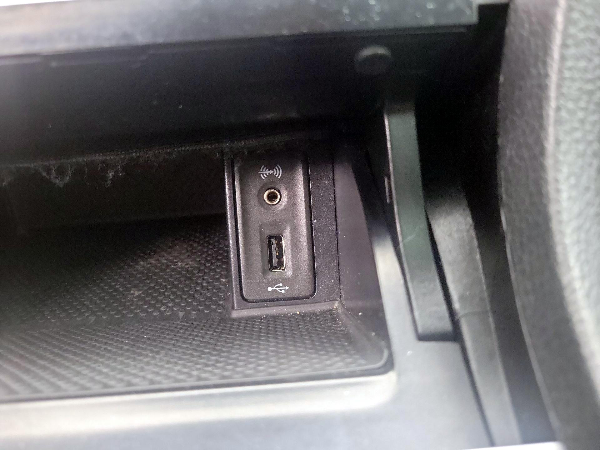 Thumbnail: 2017 Volkswagen Golf - 18