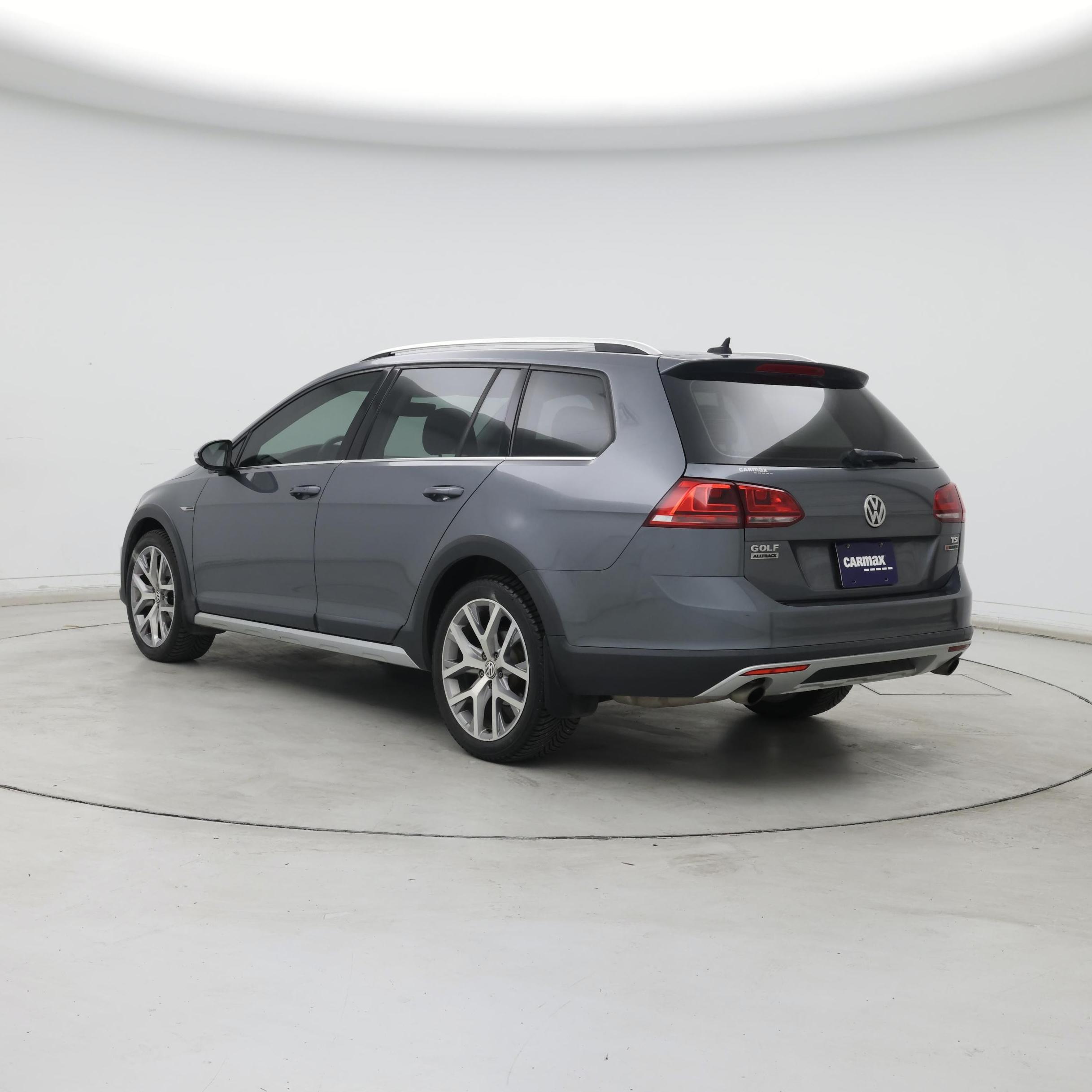 Thumbnail: 2017 Volkswagen Golf - 2