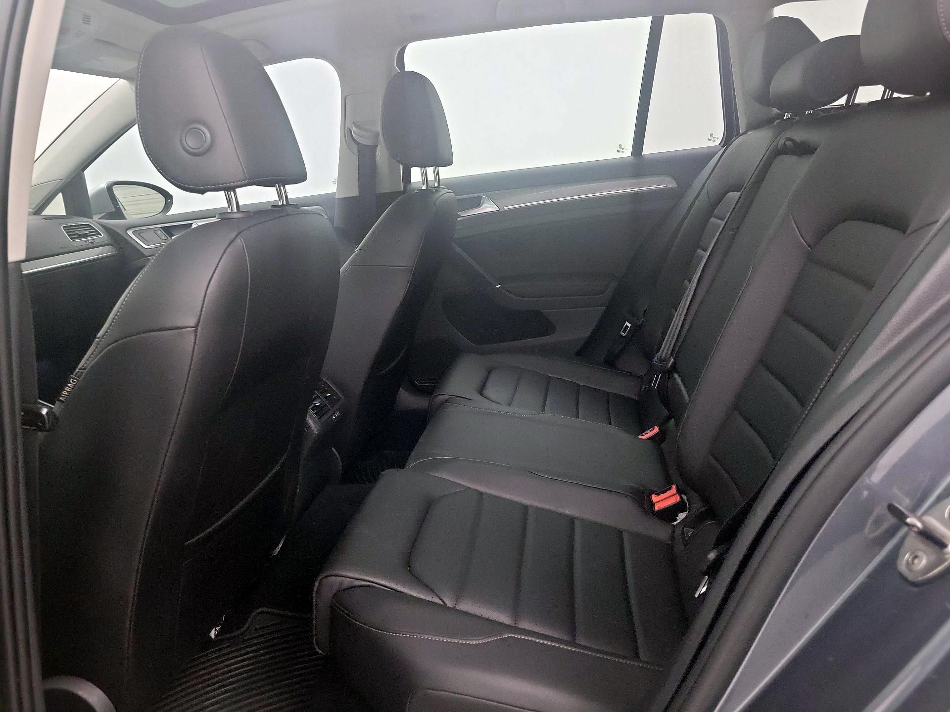 Thumbnail: 2017 Volkswagen Golf - 19