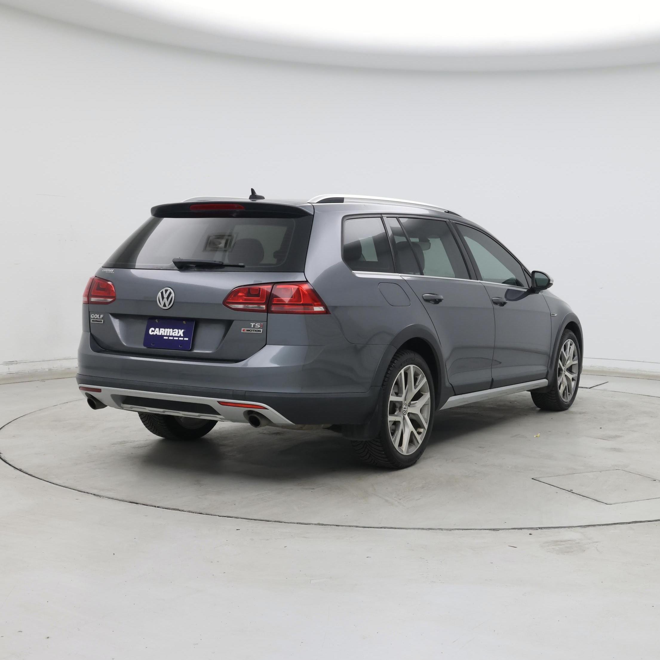 Thumbnail: 2017 Volkswagen Golf - 8