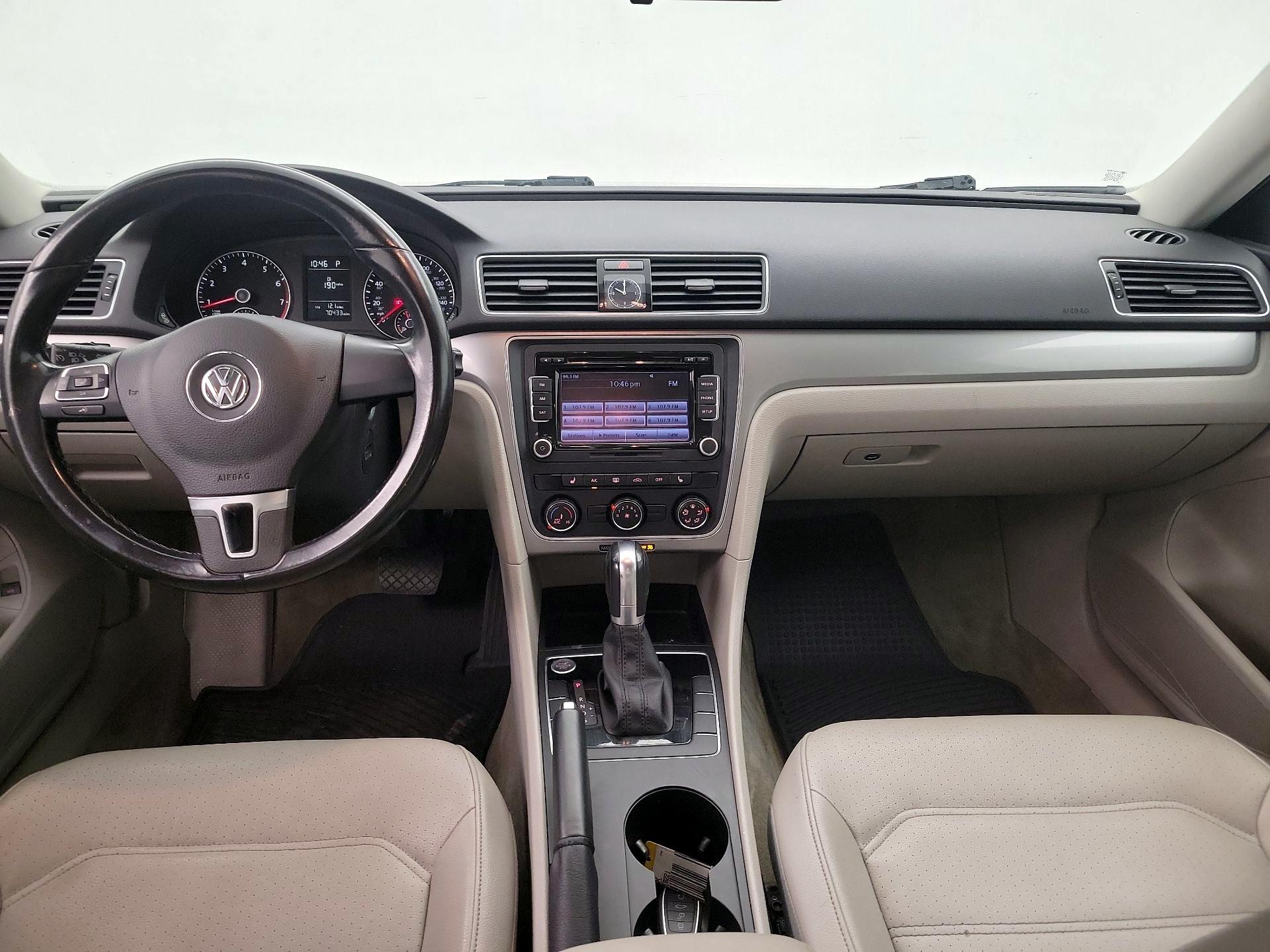 Thumbnail: 2015 Volkswagen Passat - 9