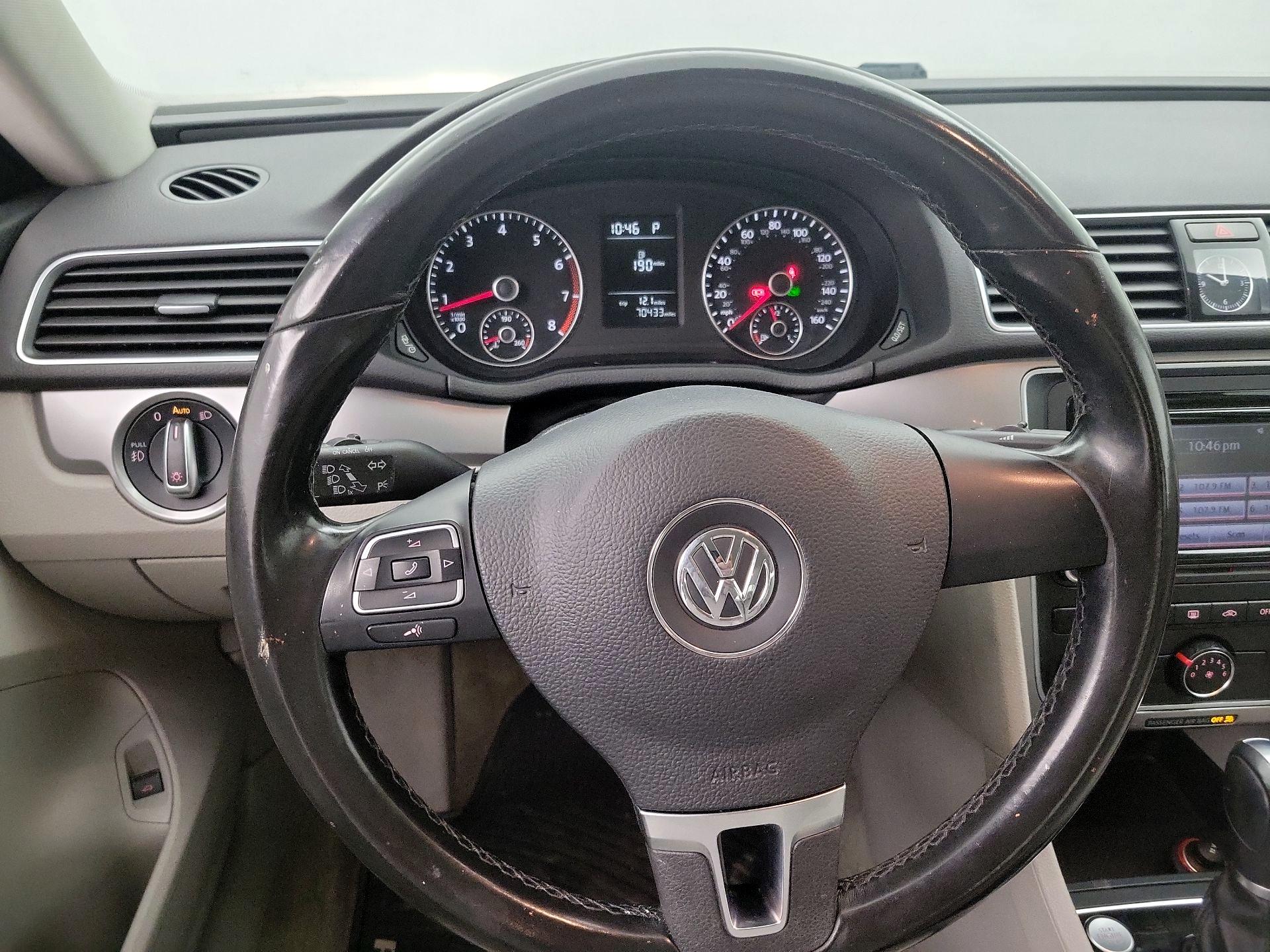 Thumbnail: 2015 Volkswagen Passat - 10